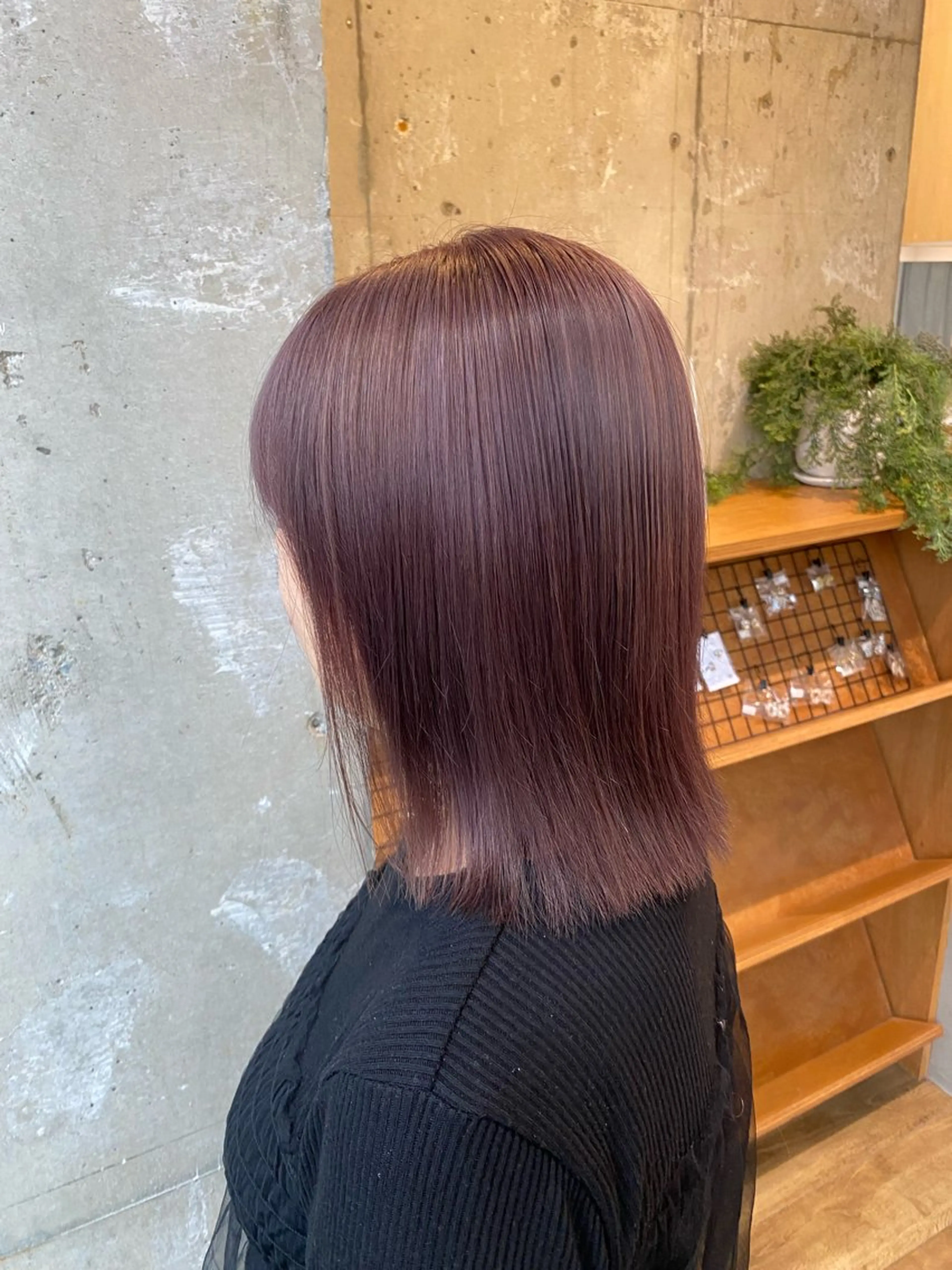 ミディアム カラー 藤野 凪沙のヘアスタイル