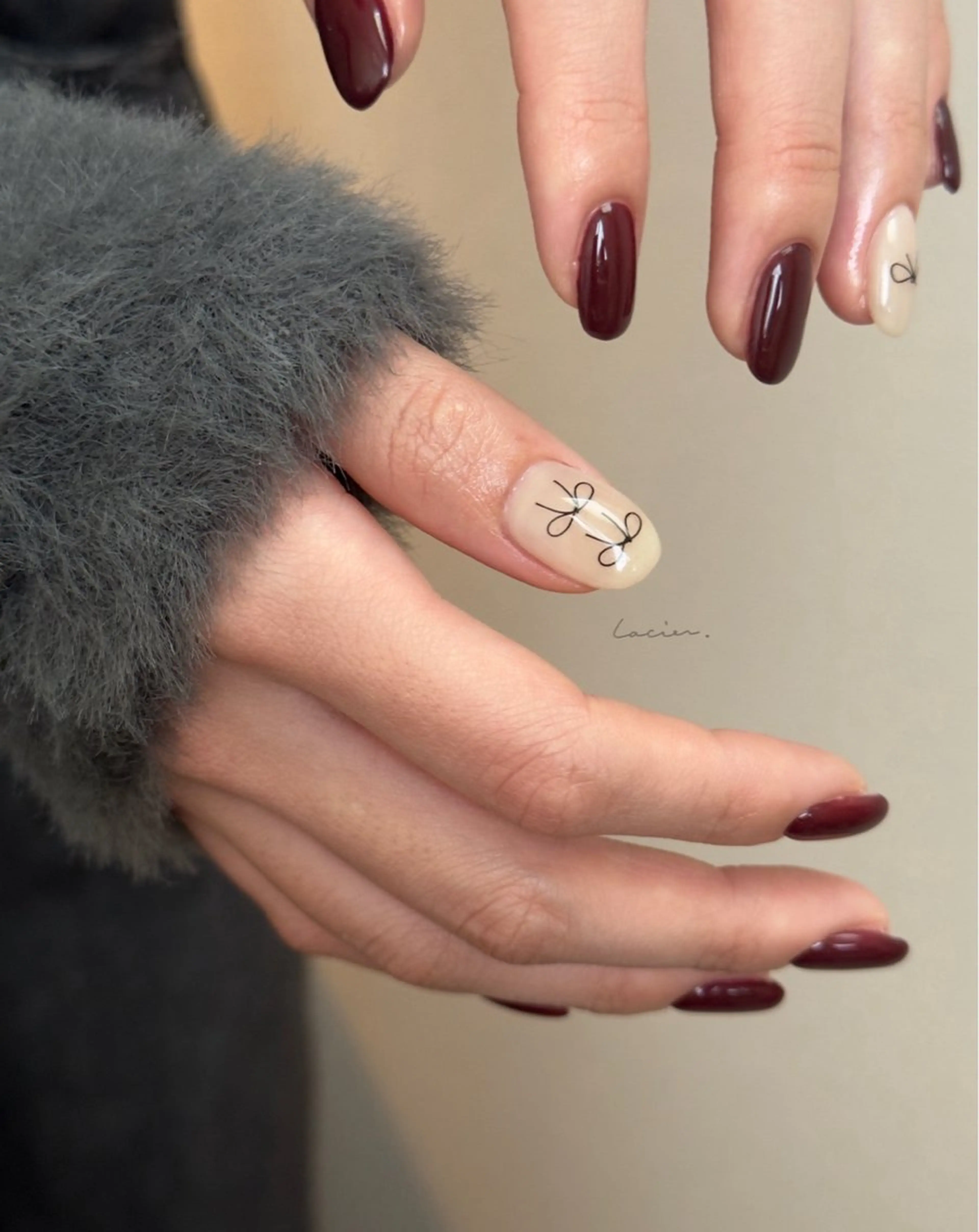 ネイル ニュアンスネイル リボン 冬ネイル lacier nailのネイルデザイン