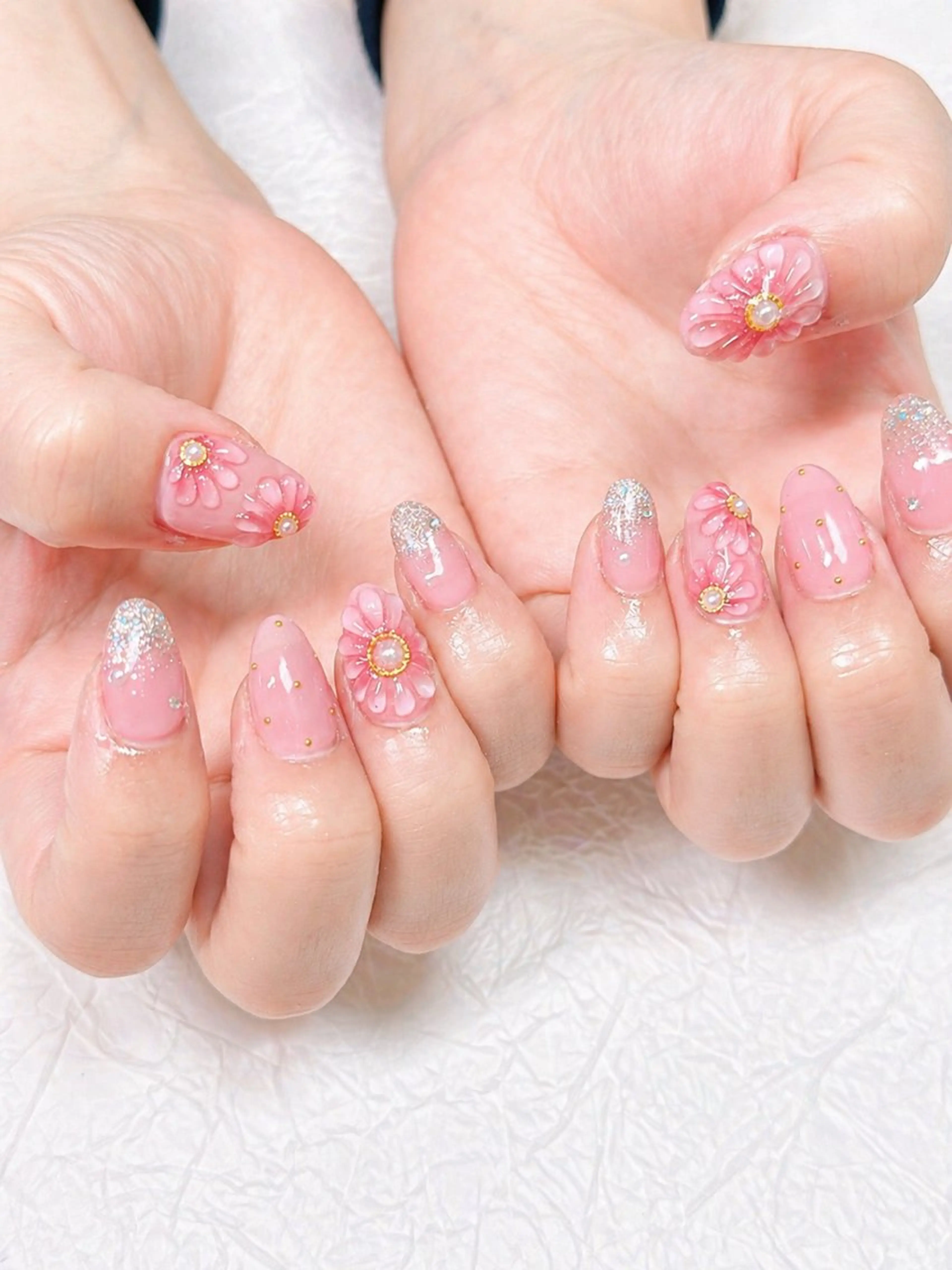 ネイル アートネイル フラワーネイル ジェルネイル ガーリー キラキラネイル nailist yuiのネイルデザイン
