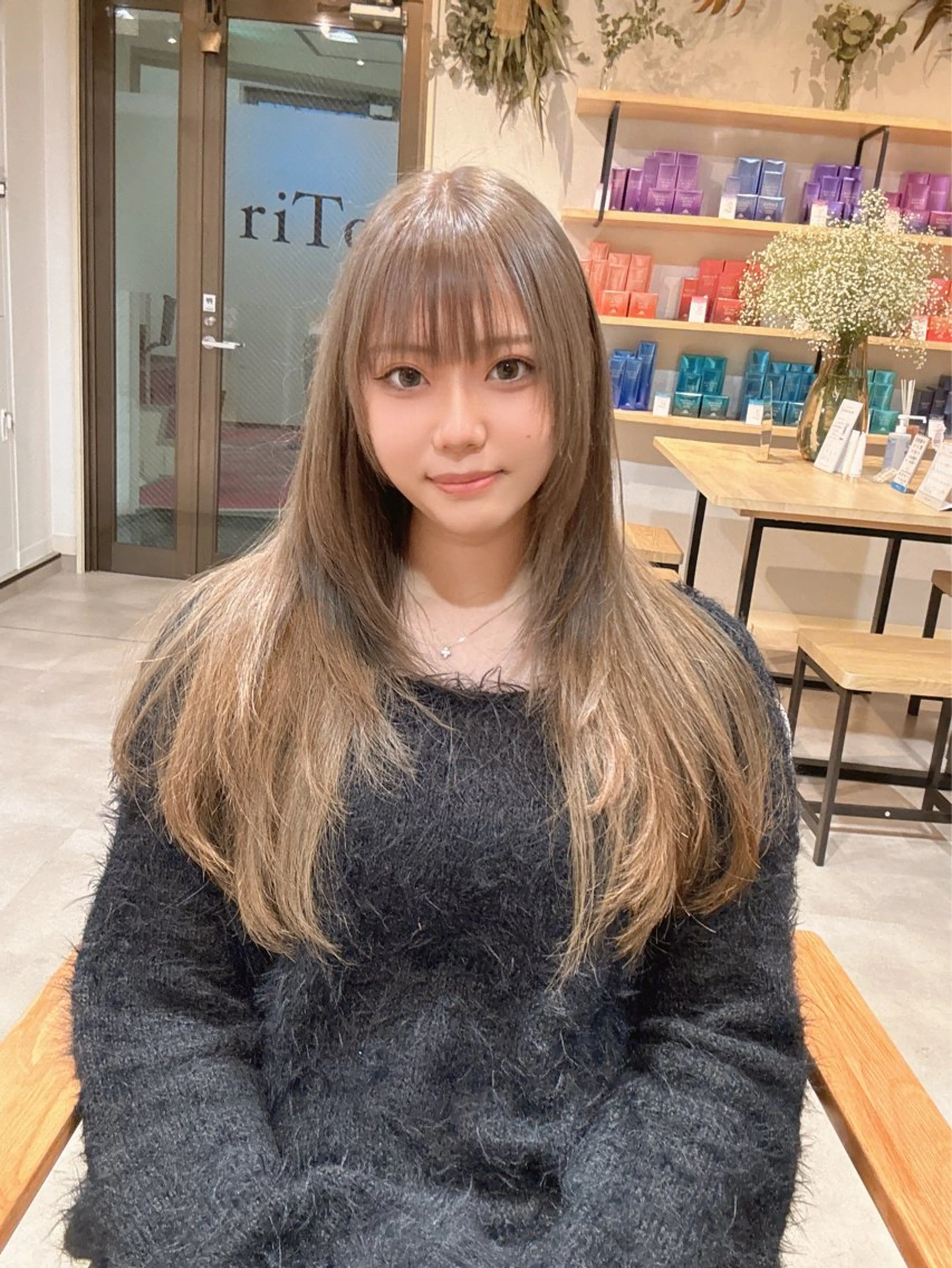 ロング 韓国/透明感 Veluaのヘアスタイル