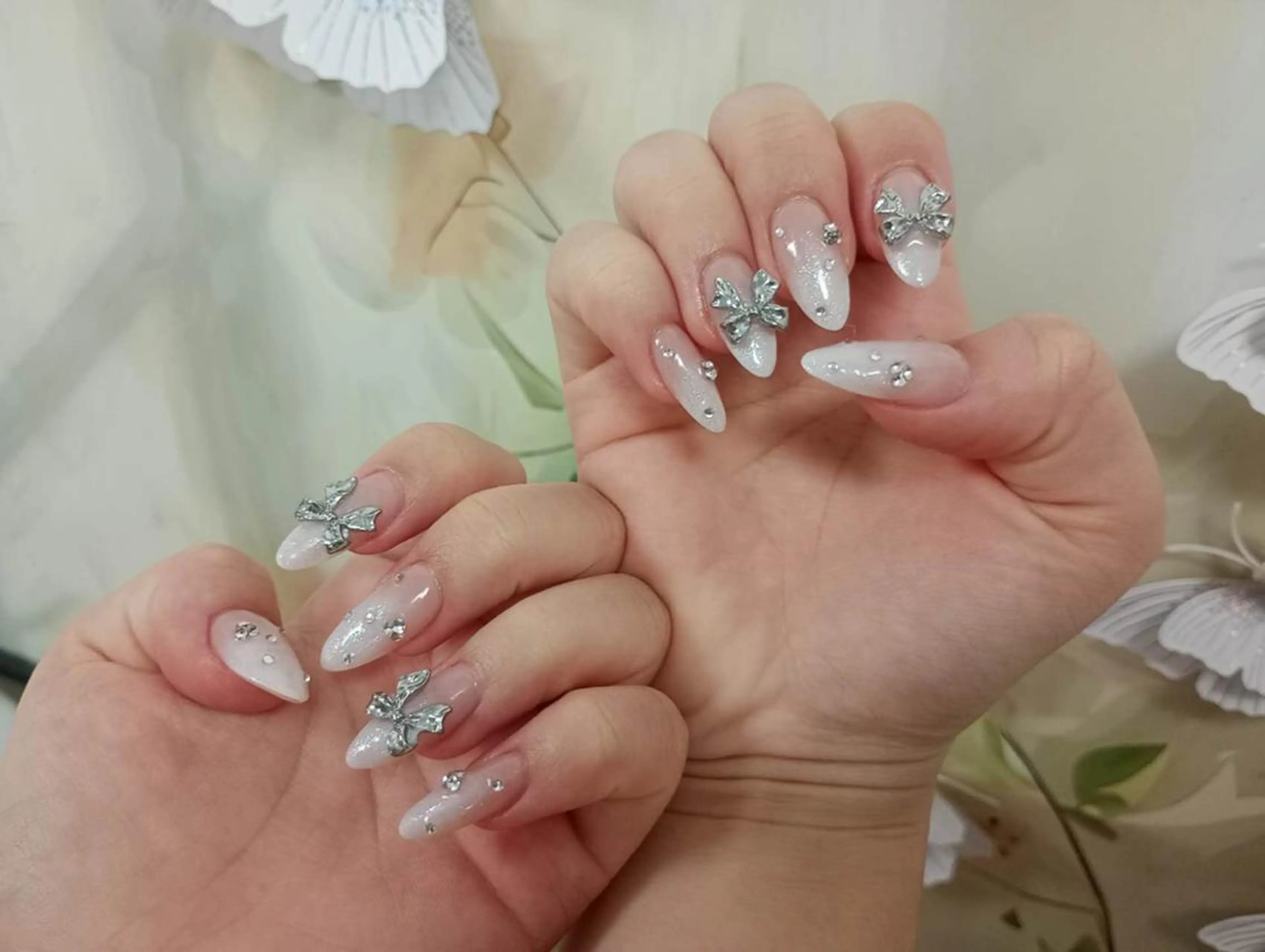 ネイル 長さ出し フレンチネイル ジェルネイル ガラスフレンチ 韓国ネイル Hana Bloom Nail💛Rinaのネイルデザイン