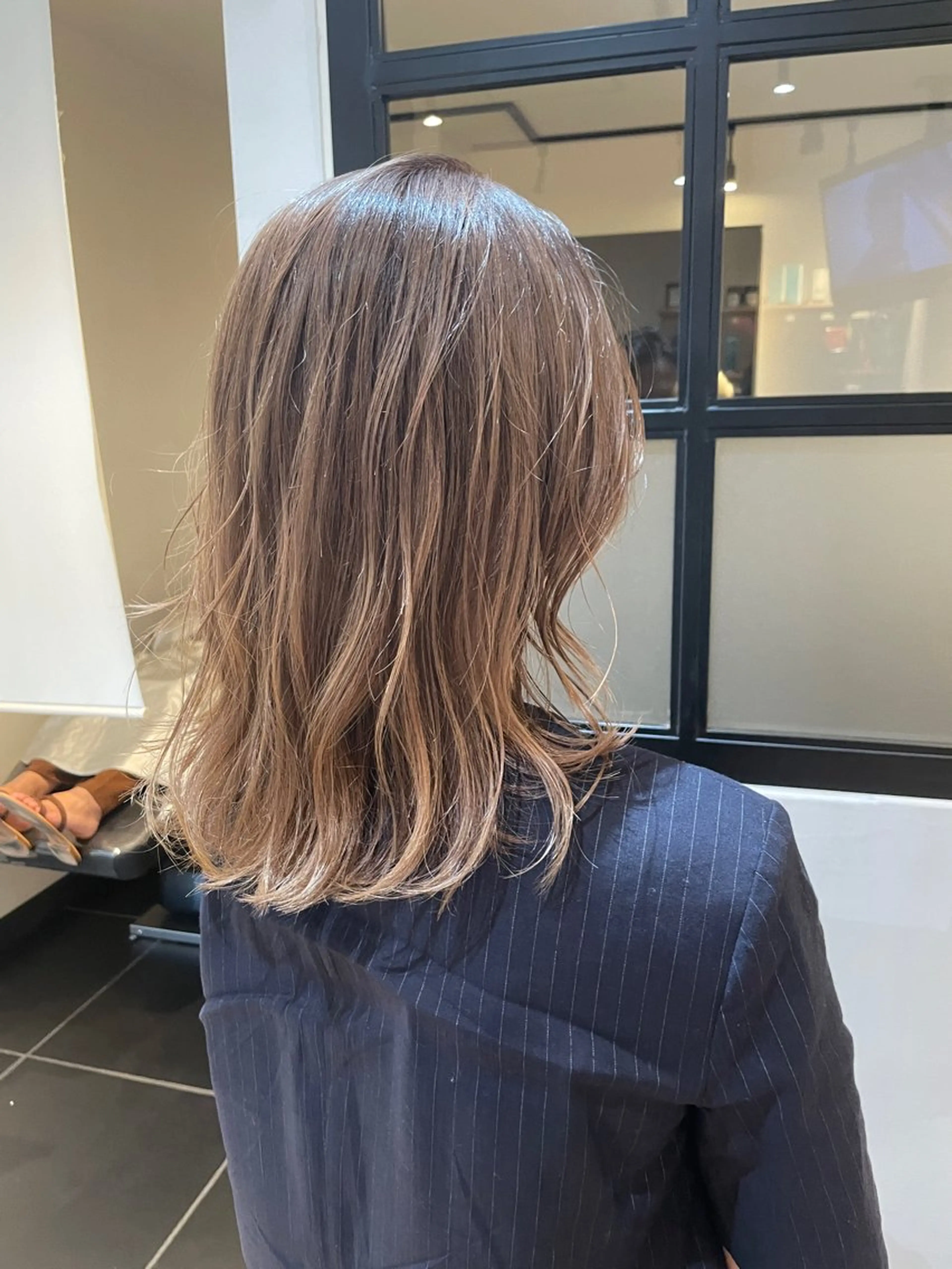 ミディアム カラー ﾊｲﾄｰﾝ/ｶﾗｰ/ 用賀/稲若健太郎のヘアスタイル