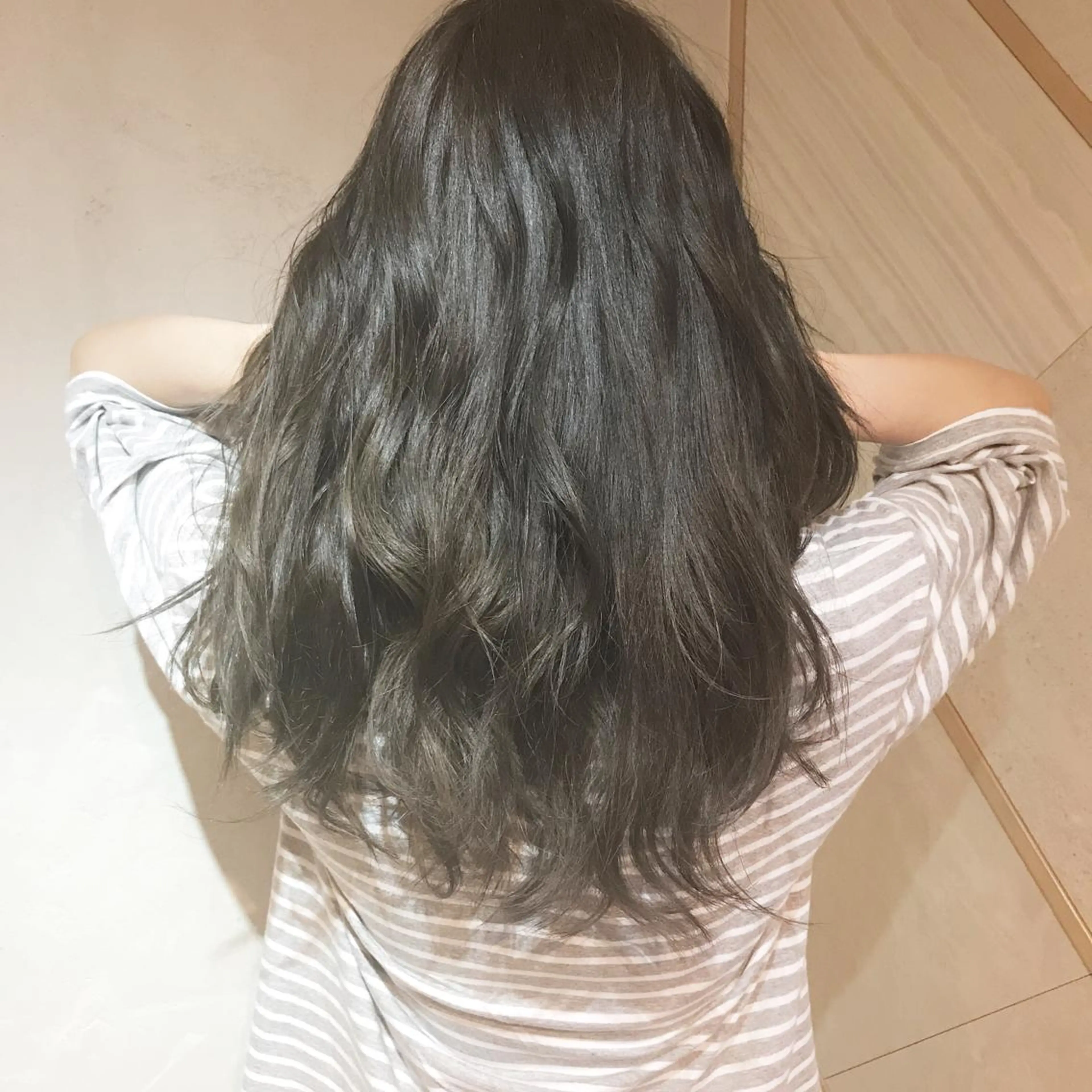 ロング カラー ブリーチ 透明感カラー グレージュ ブリーチなしカラー 外国人風カラー 髪質改善満足度NO1 山下のヘアスタイル