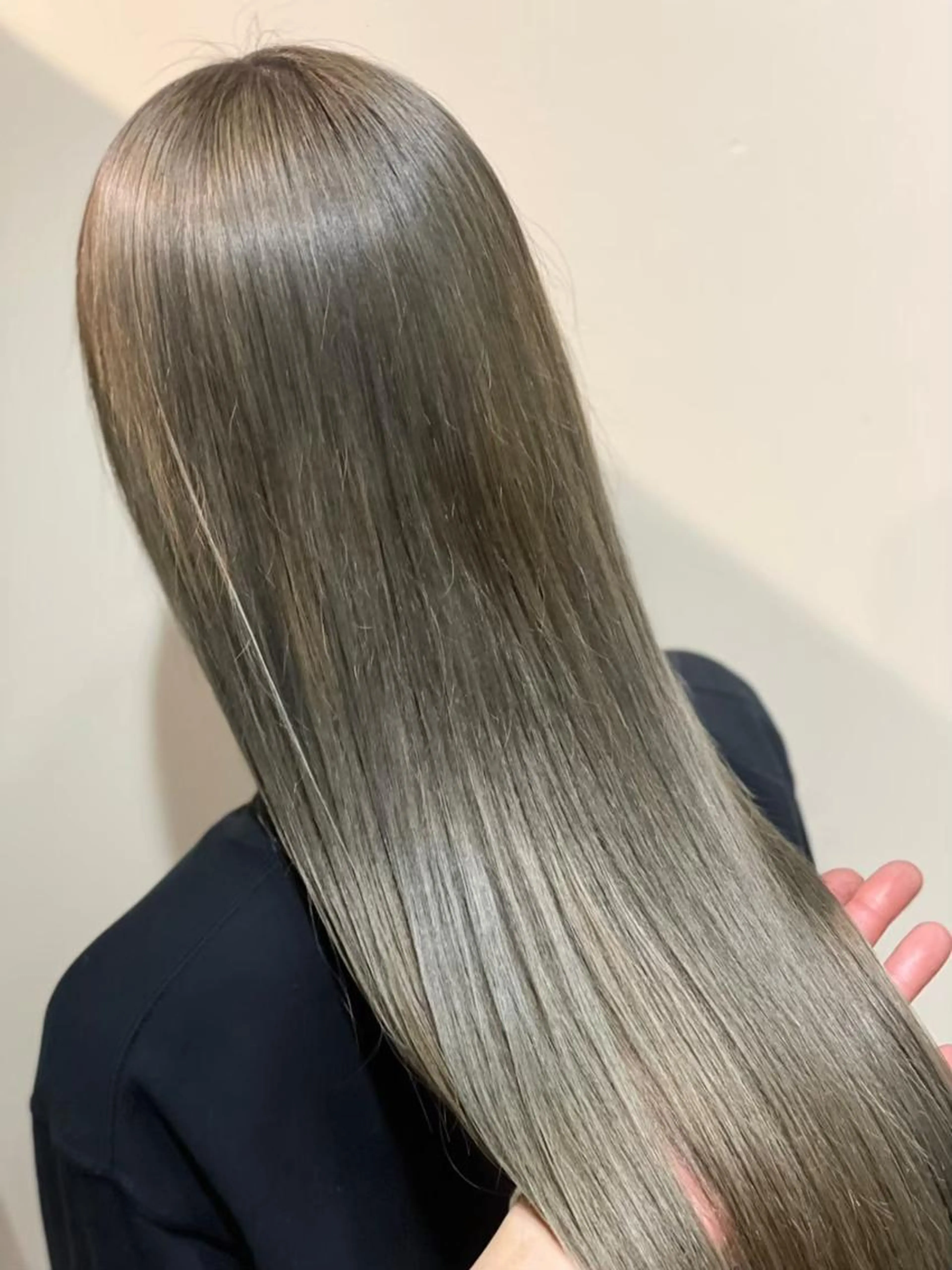 💙ブリーチ毛でも出来る💙縮毛矯正＋ケラチントリートメント ¥22,000円の写真