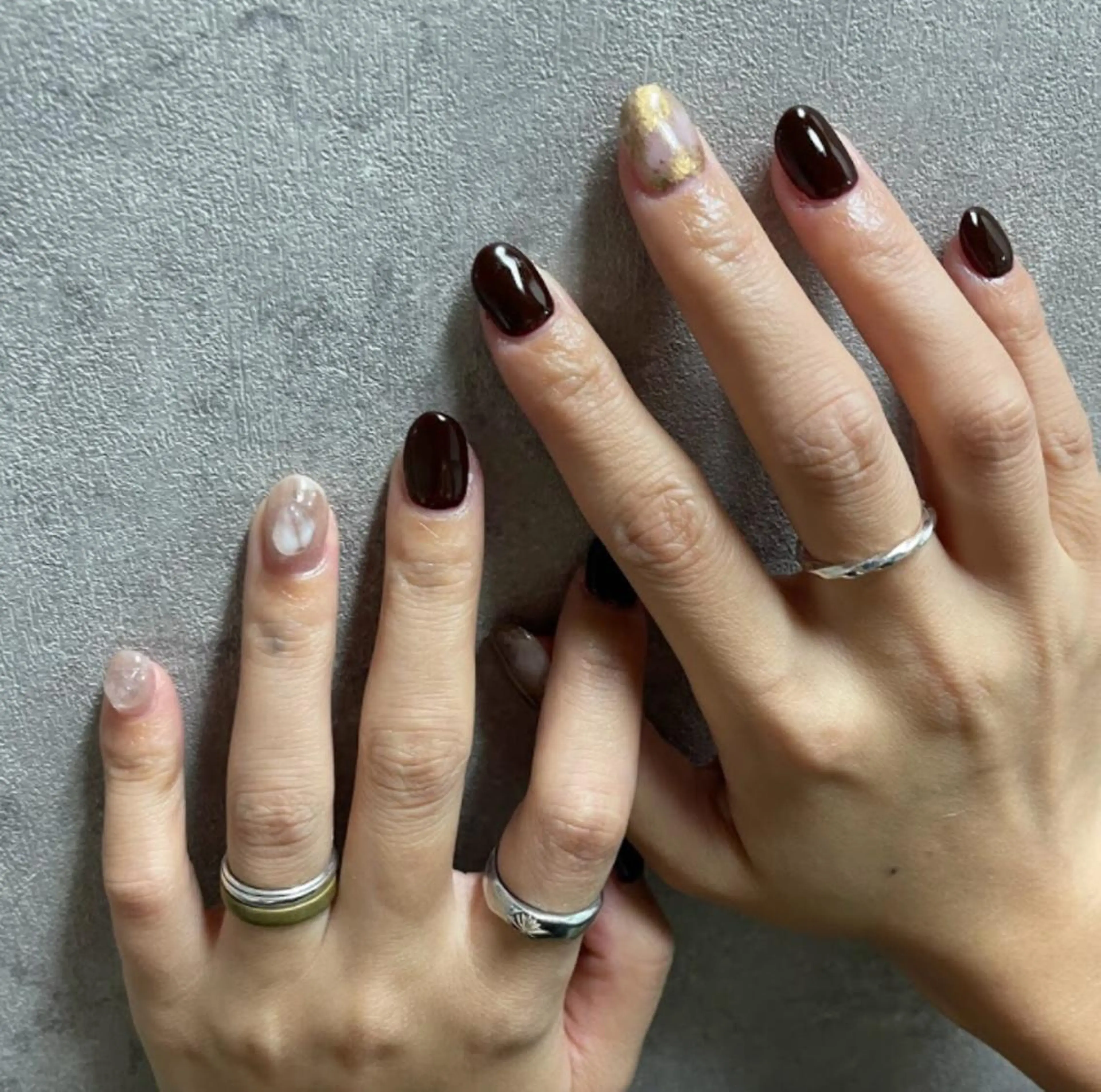 ネイル アートネイル ボルドー ジェルネイル グラデーション ロングネイル nailstudio eviz新宿店のネイルデザイン