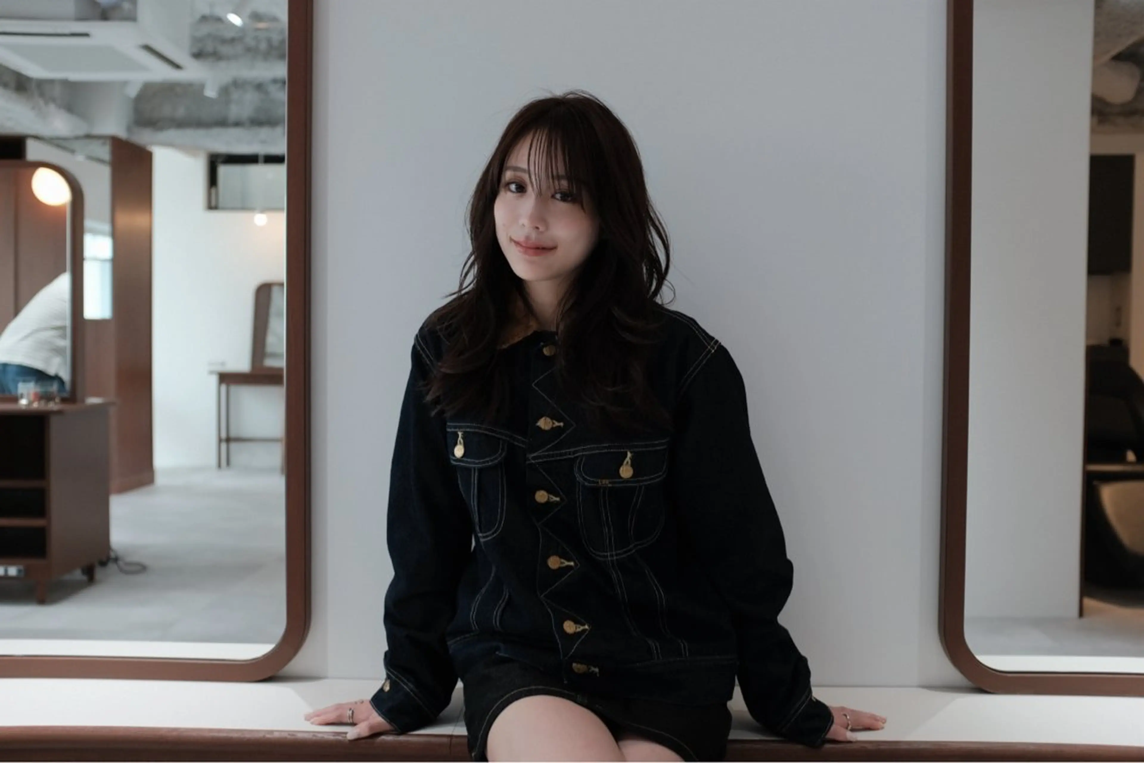 セミロング カラー お団子ヘア アッシュ ミストバング ベージュカラー ブルーカラー カット ヘアカラー トリートメント opus 店長大和 レイヤー/赤み消しのヘアスタイル