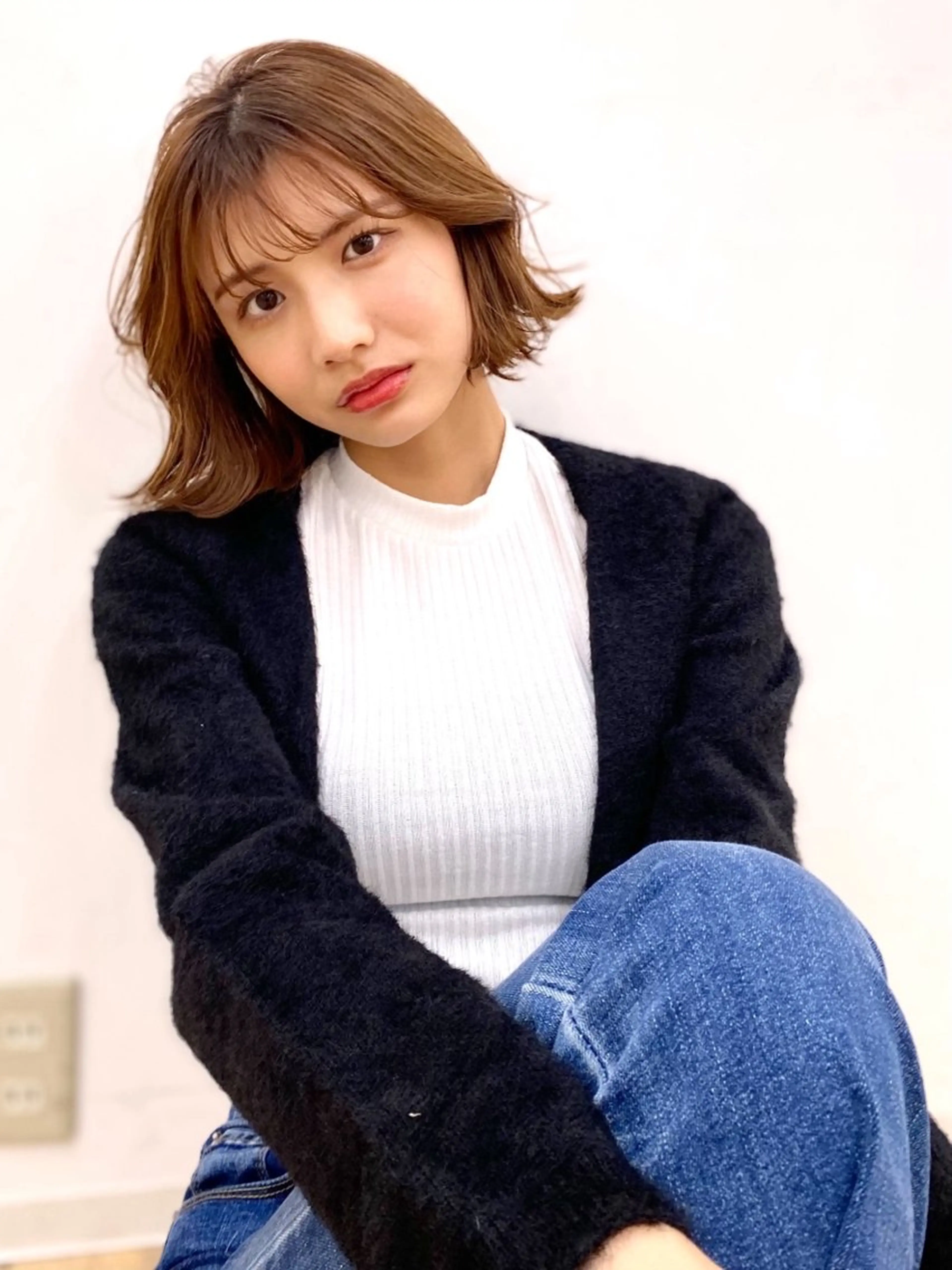 ショート カラー ヘアアレンジ ベージュカラー ボブ 外ハネヘア ボブ/透明感ベージュ 🫧クルミ🌟のヘアスタイル