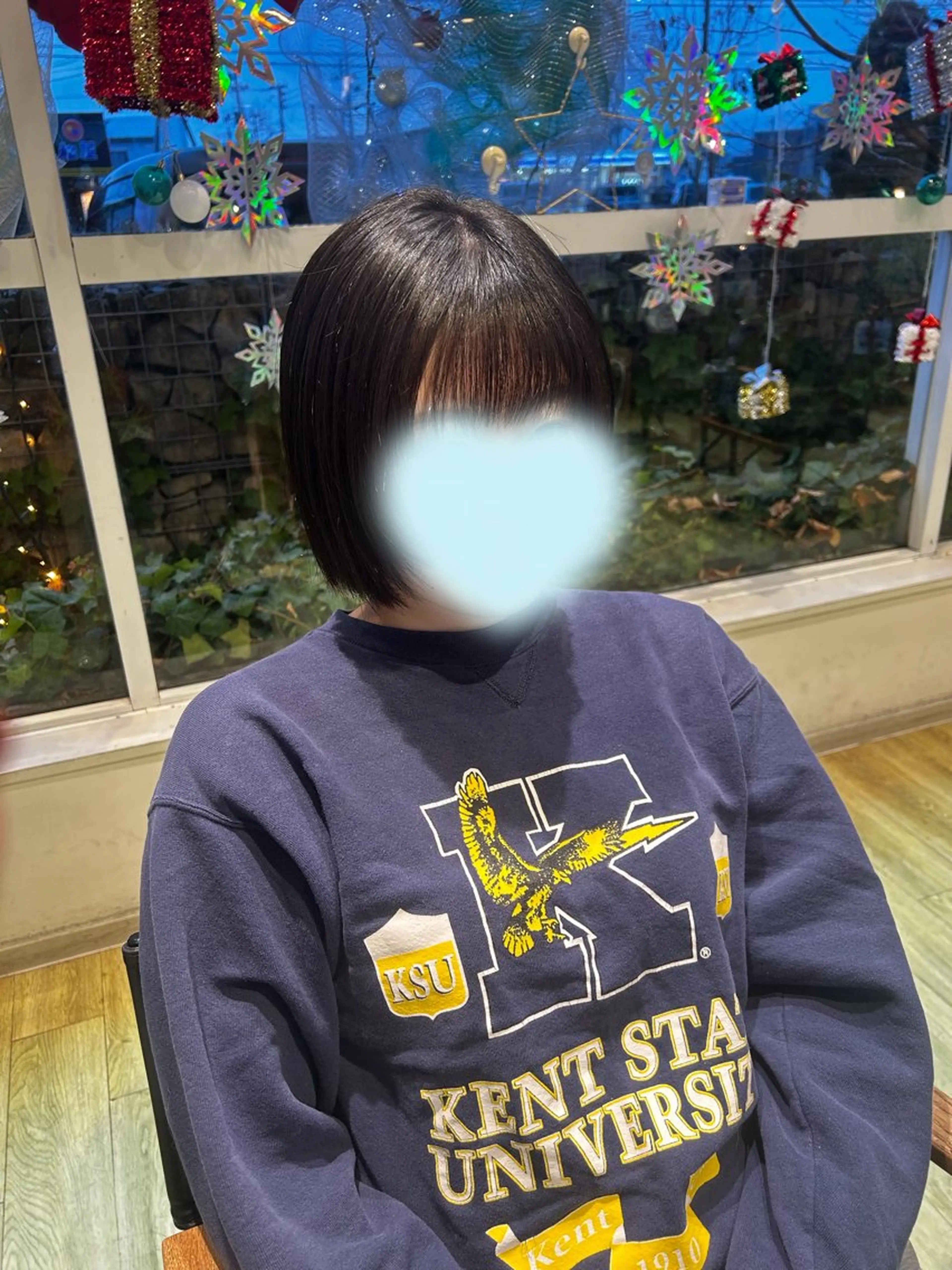 ミディアム ボブ 顔まわりレイヤー 顔周りカット レイヤーカット カット 鳴海 美海のヘアスタイル