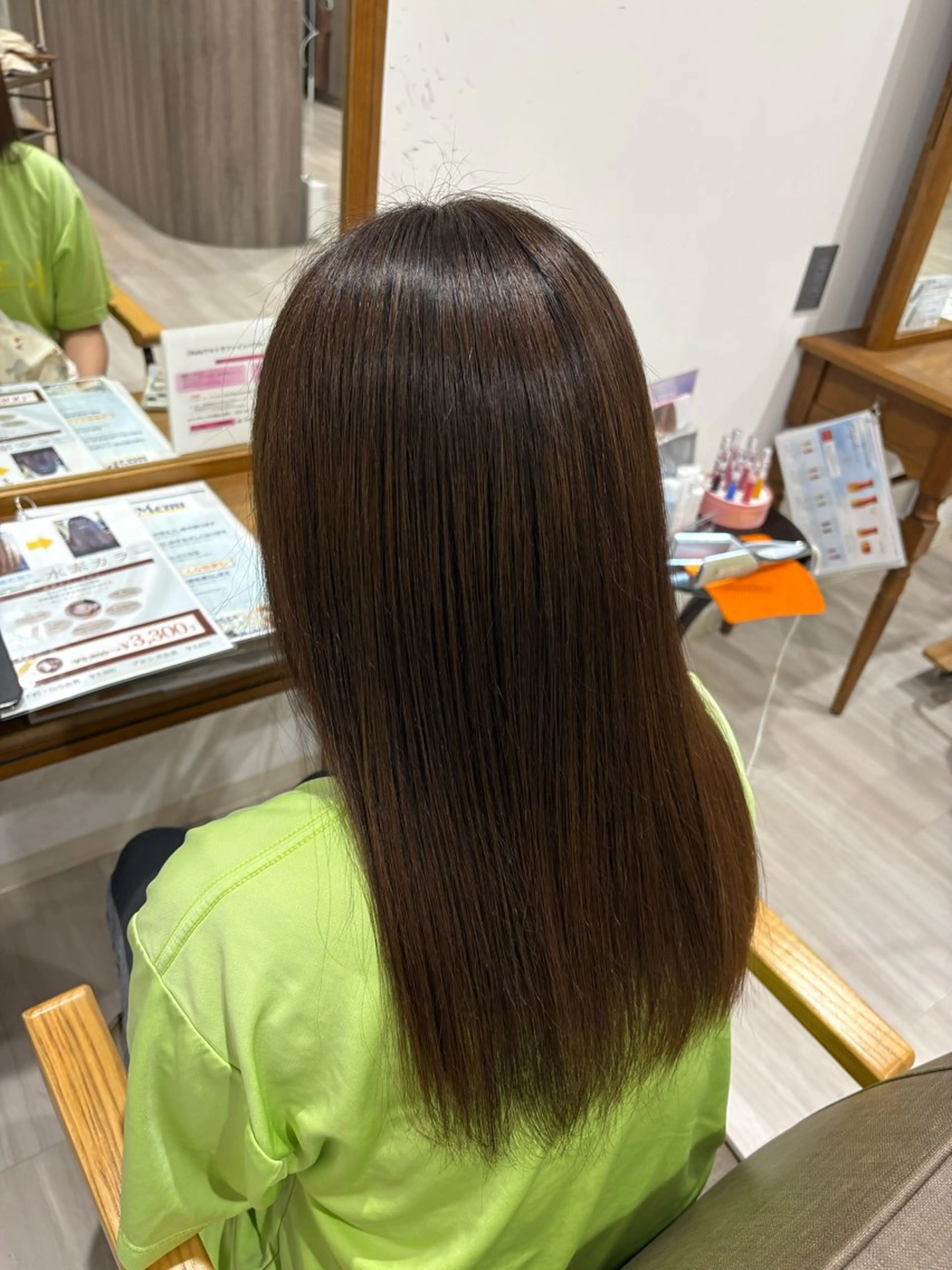 カラー オオニシ ミカのヘアスタイル