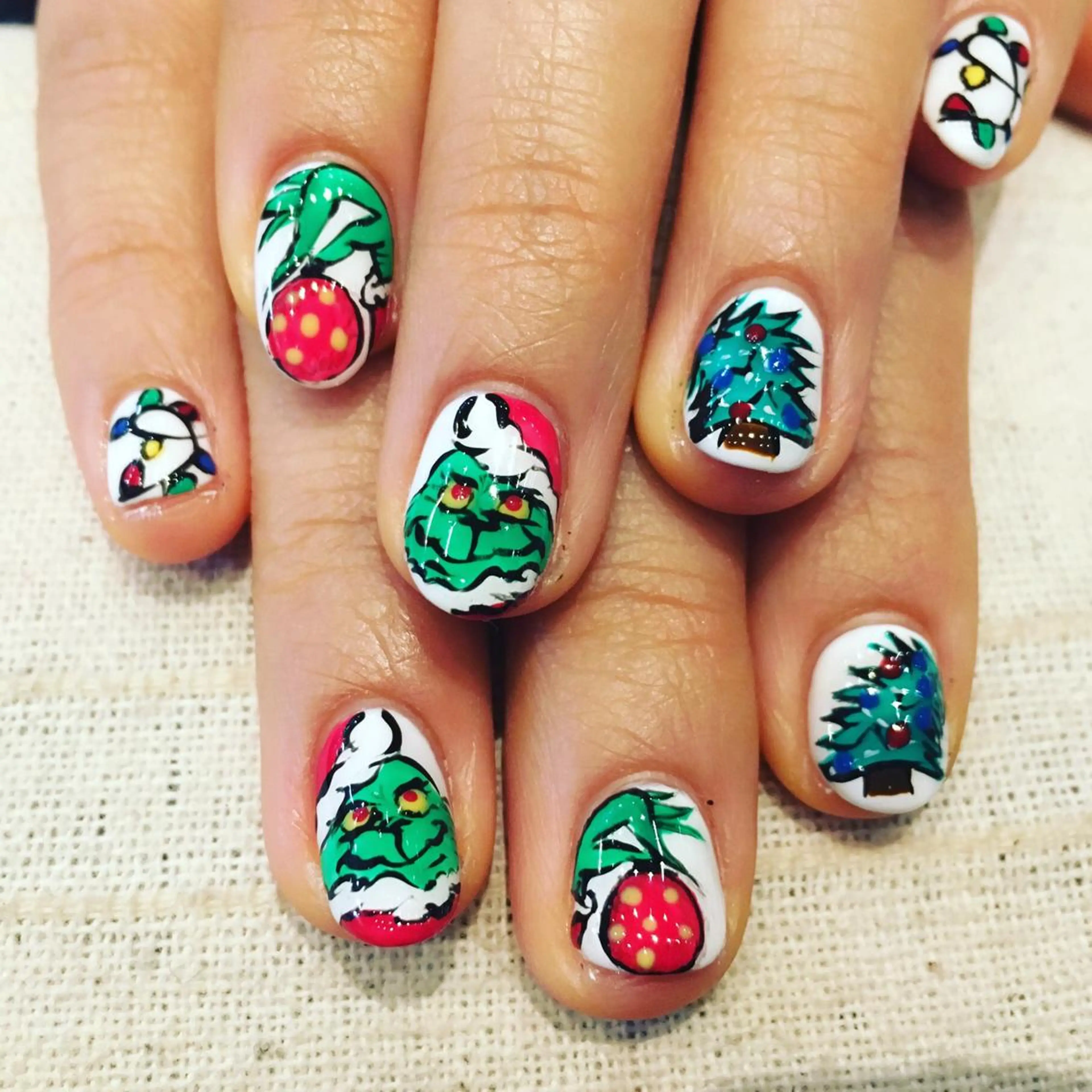 ネイル Li'leaNail AINAのネイルデザイン