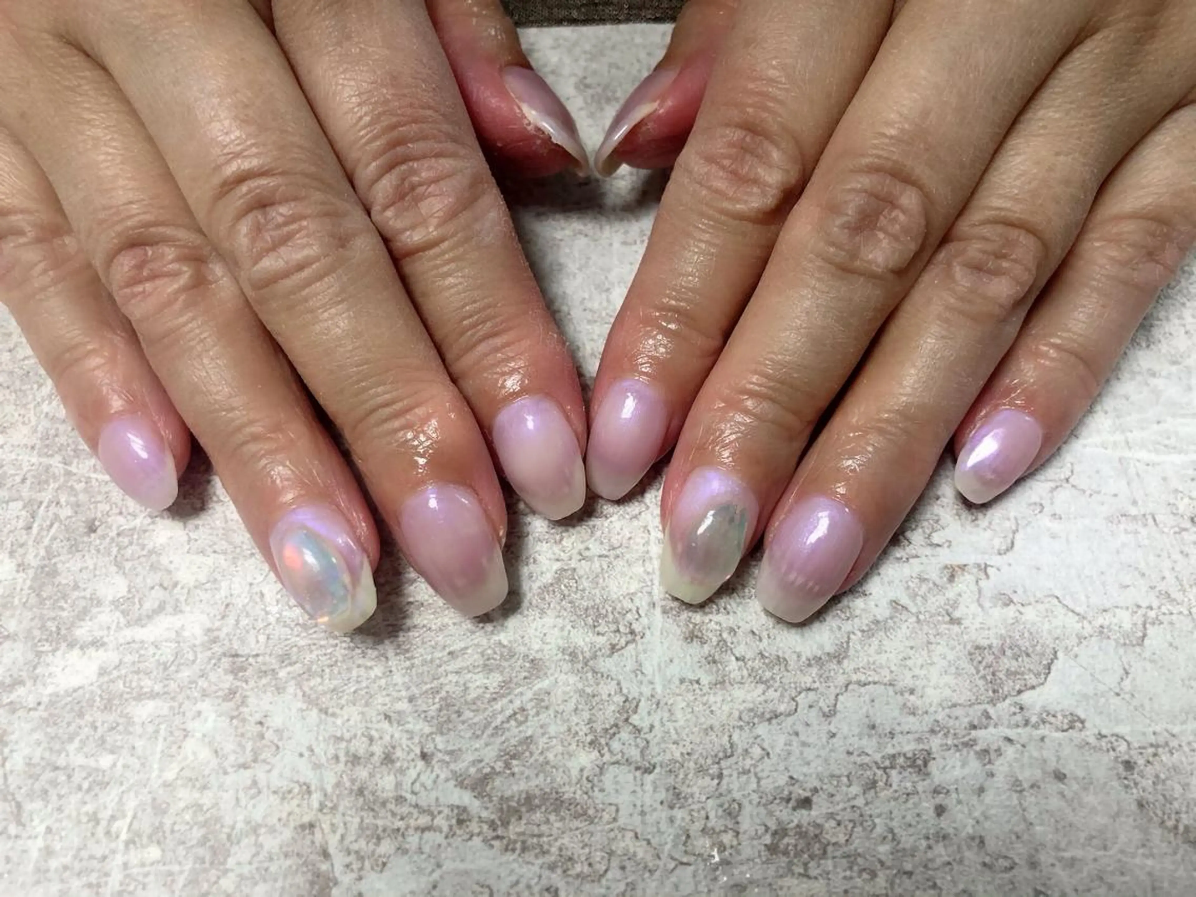 ネイル オーロラネイル 氷ネイル・うるうるネイル ぷっくりネイル mogunail &blowのネイルデザイン