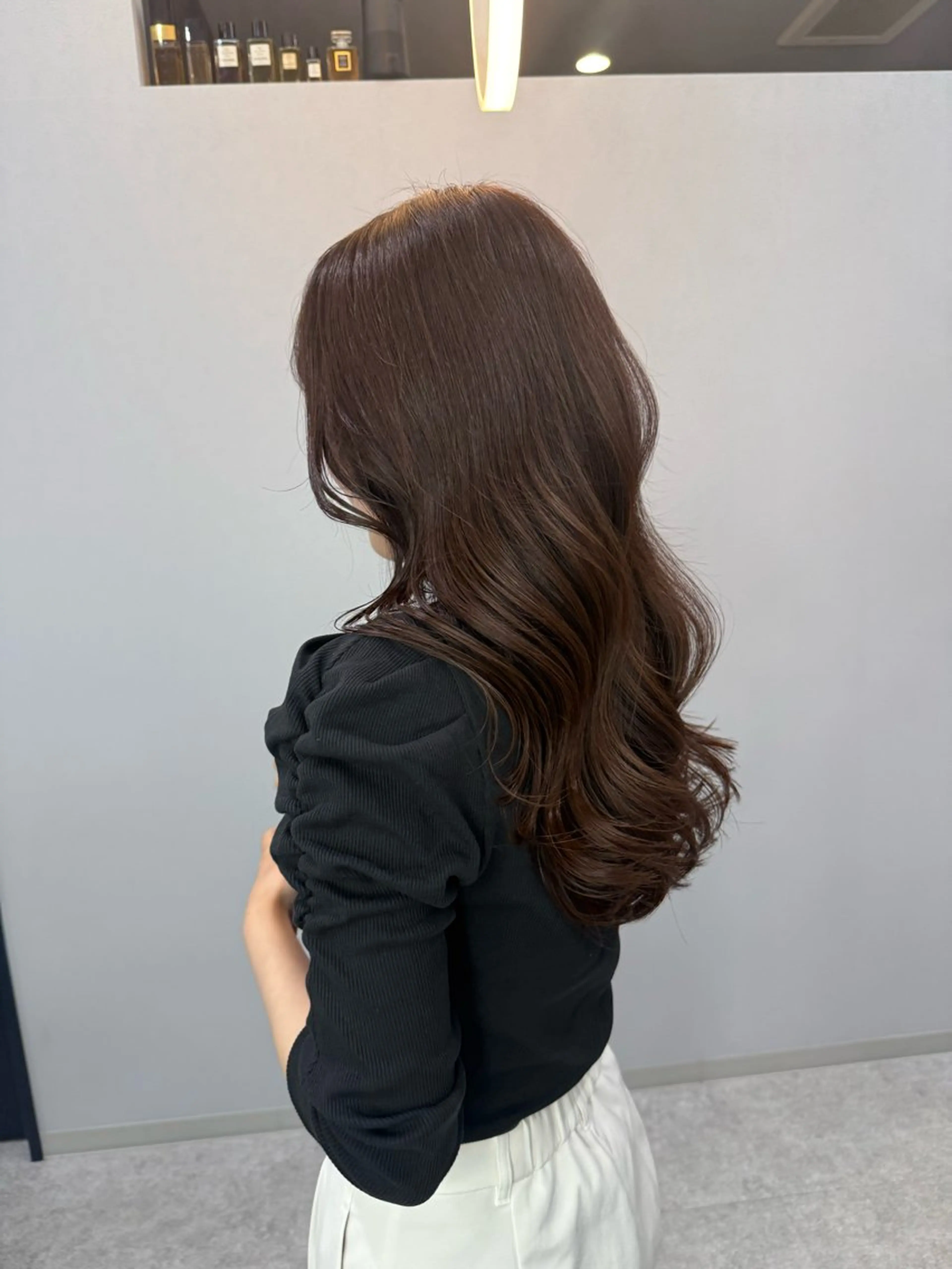 セミロング アッシュ アッシュブラウン 岡留 愛美のヘアスタイル