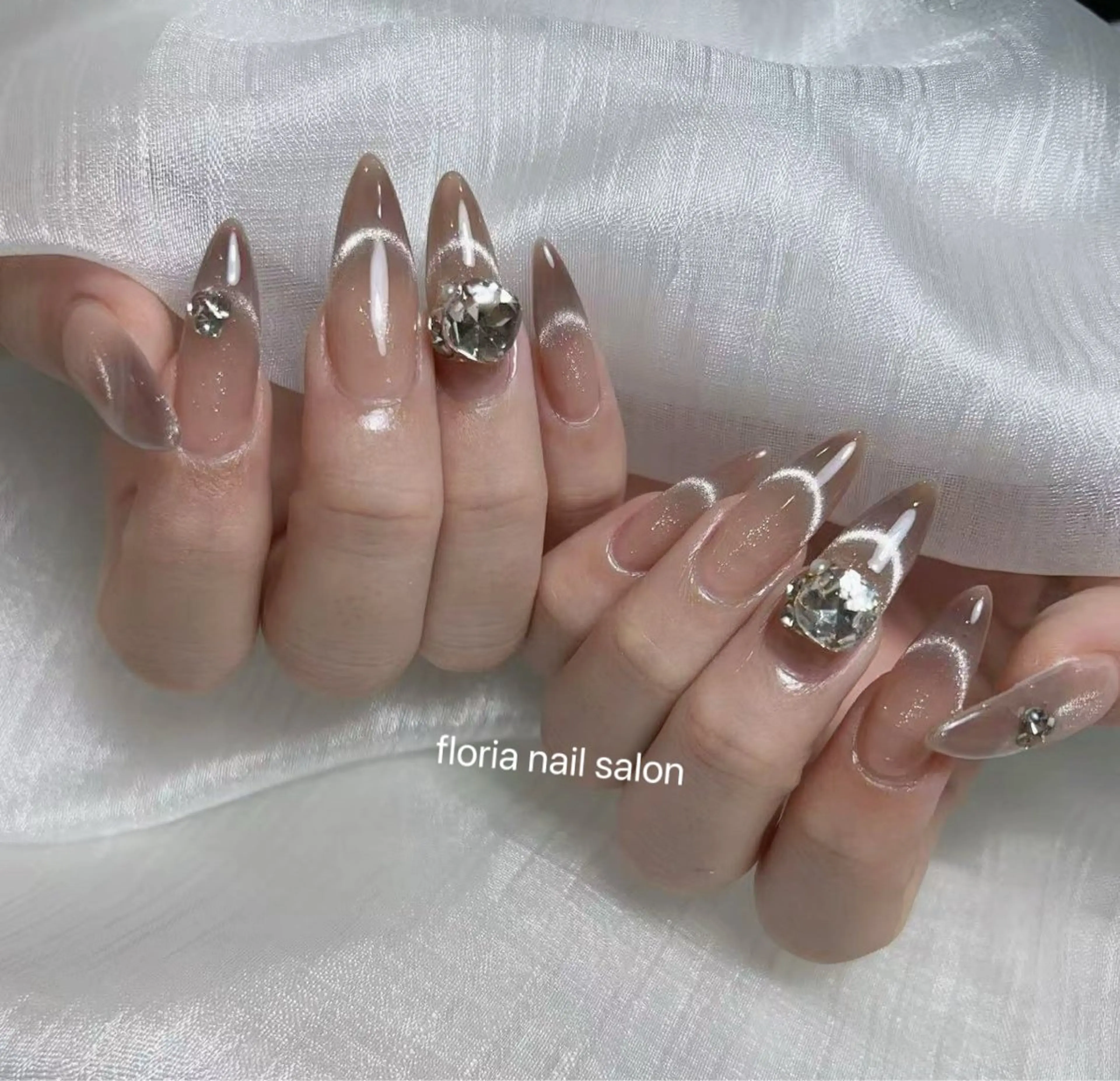 ネイル アートネイル チークネイル フラッシュネイル キラキラネイル 韓国ネイル ハンドネイル Floria ユイのネイルデザイン