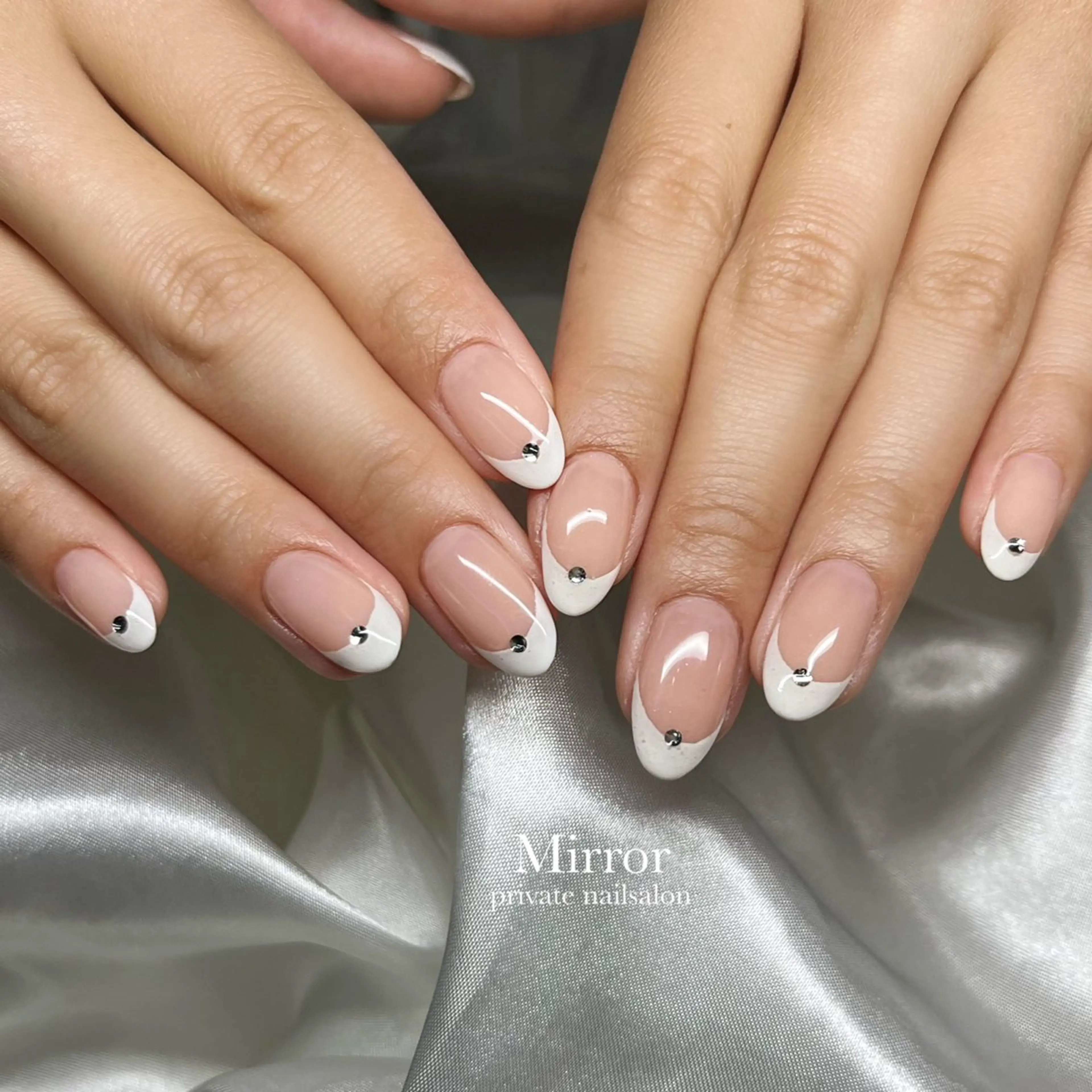 ネイル nailsalon Mirrorのネイルデザイン