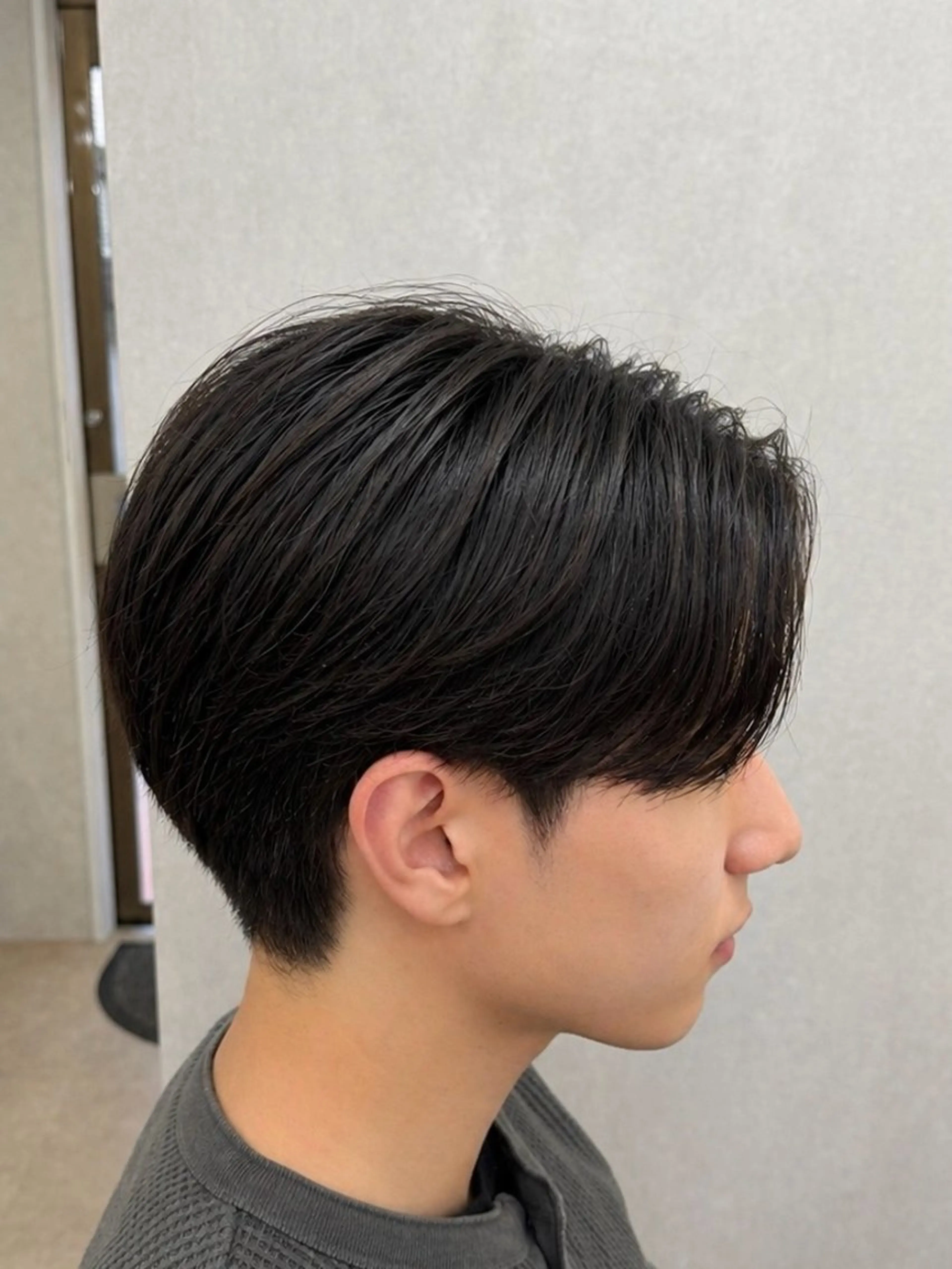 メンズ カット ニュアンスパーマ🌀 毛流れ🩶イザベラのヘアスタイル