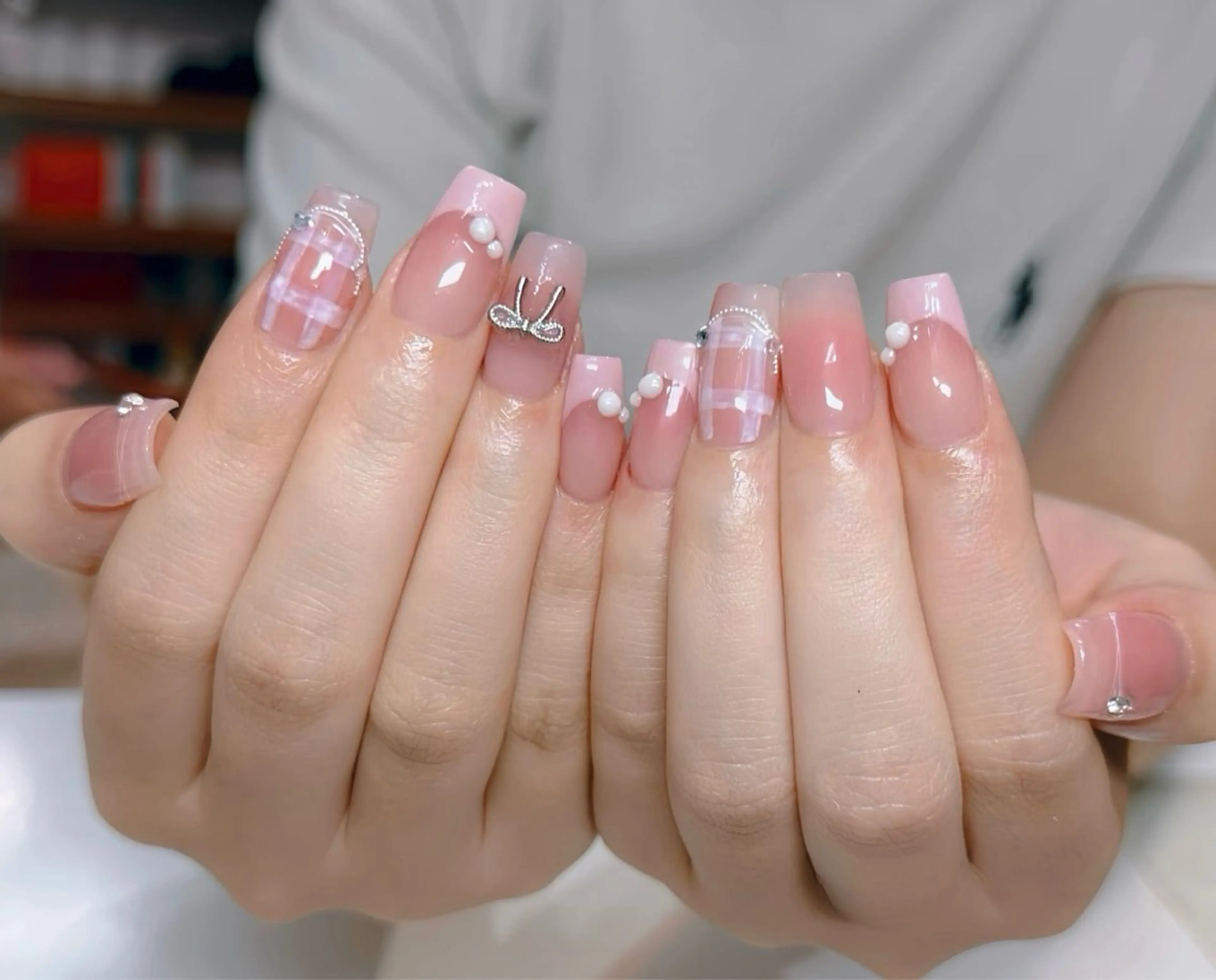 ネイル ハンドネイル ハンドケア DuLi Blinkのネイルデザイン