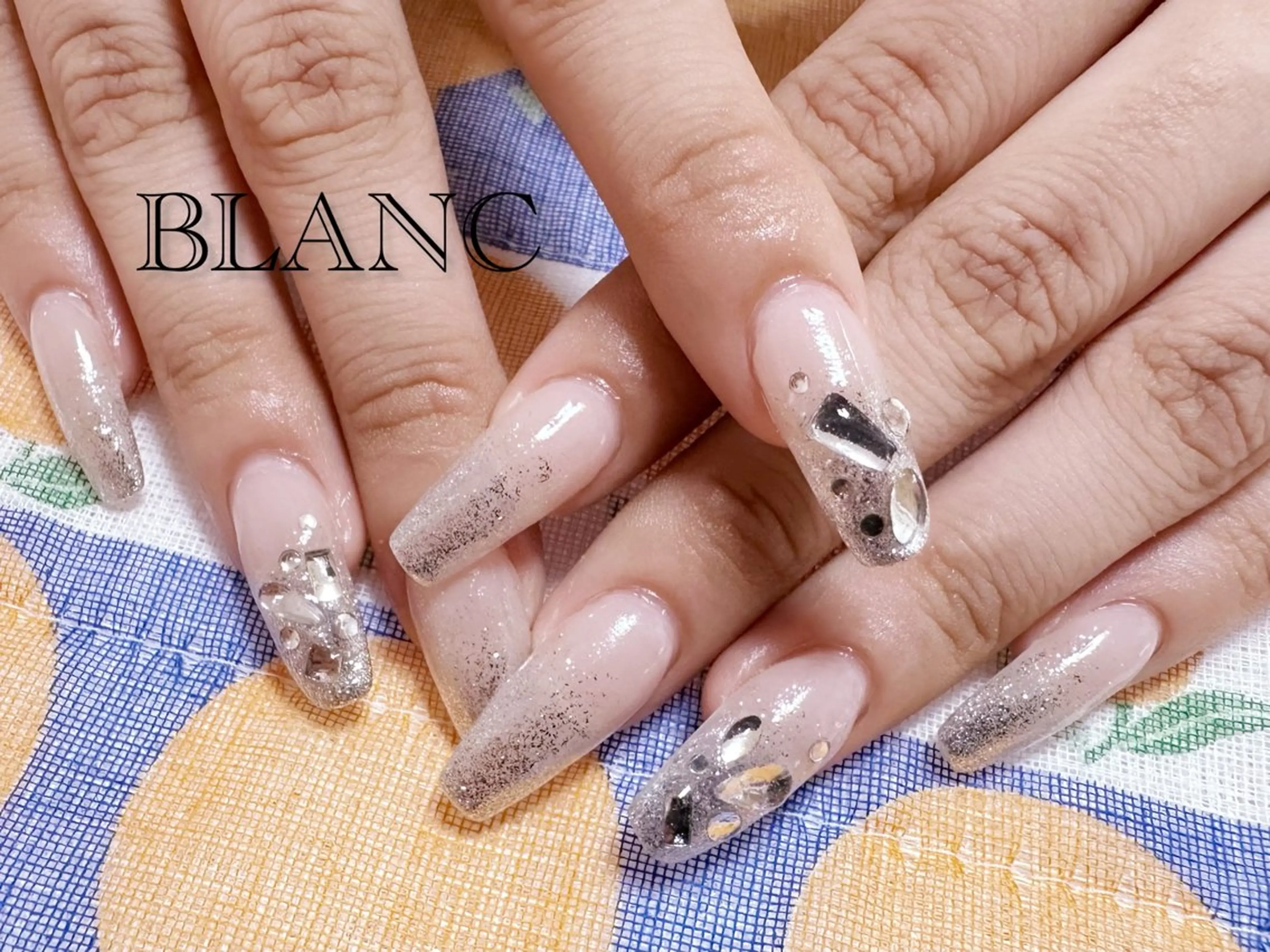 ネイル アートネイル 長さ出し ジェルネイル グラデーション 持ち込み ハンドネイル BLANC （ブラン）のネイルデザイン