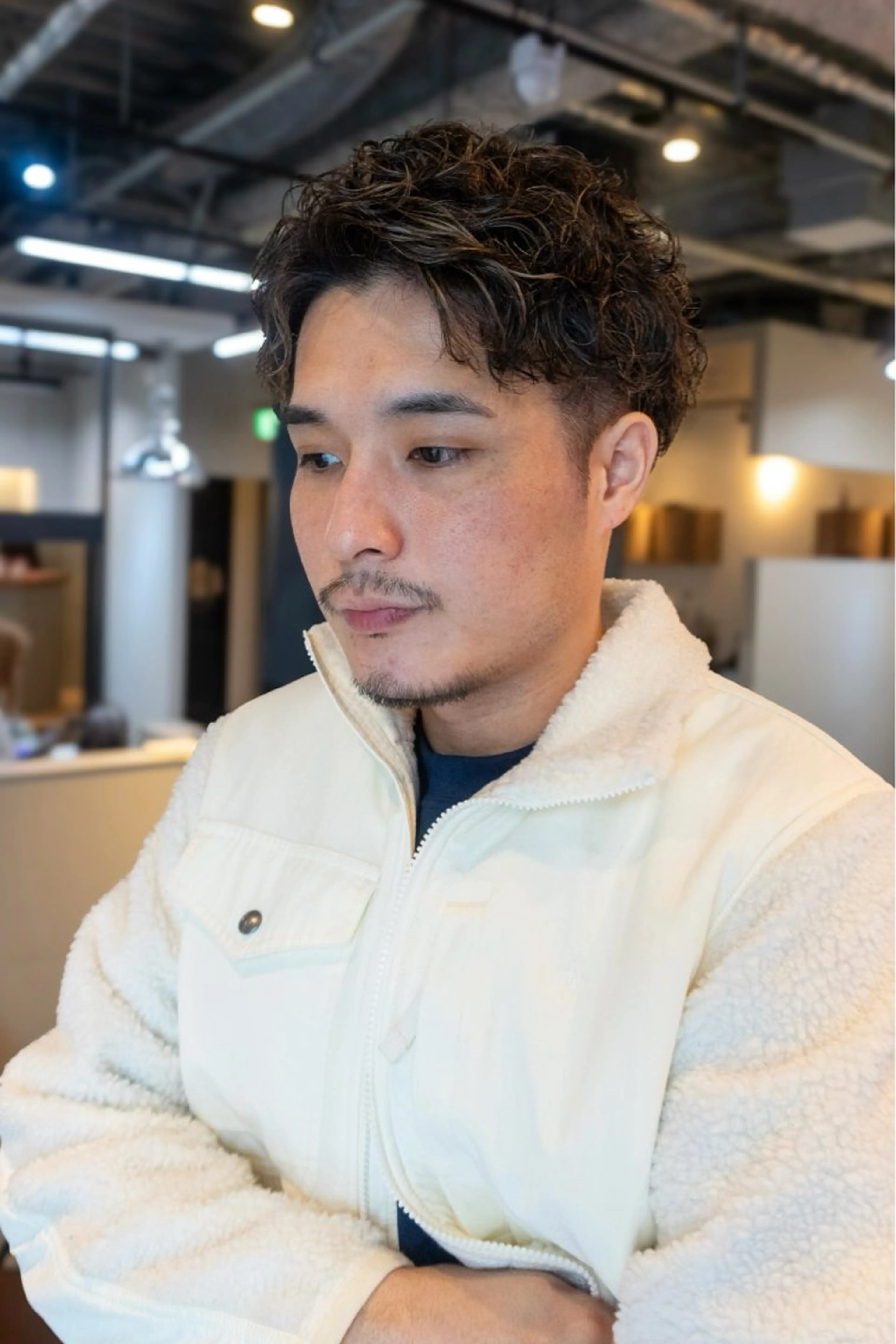 ショート カラー パーマ メンズ メンズハイライト メンズパーマ ハイライトカラー ハイライト スパイラルパーマ カット ヘアカラー 福永速人 /メンズパーマのヘアスタイル