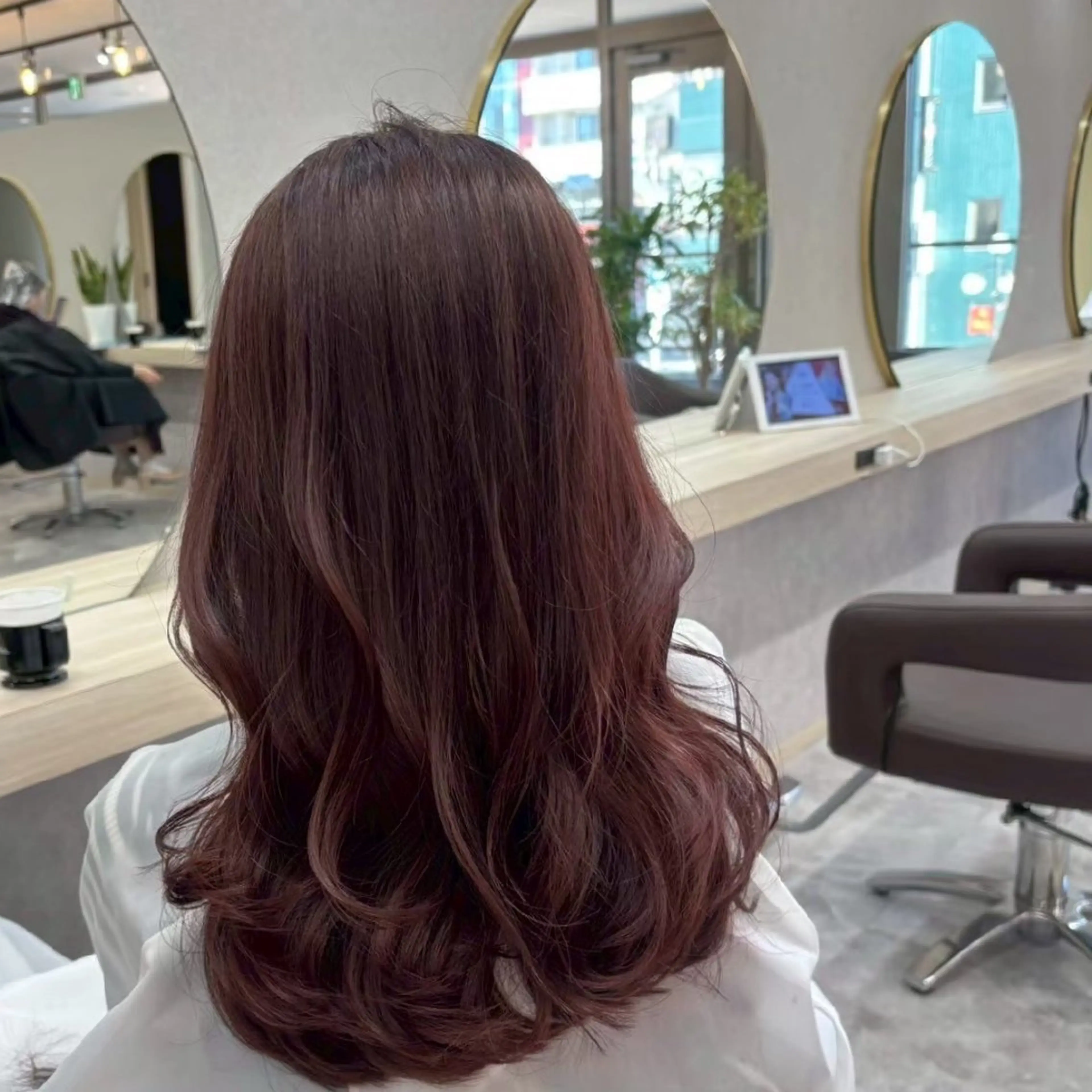 ロング ヘアカラー ほんま ひろみのヘアスタイル