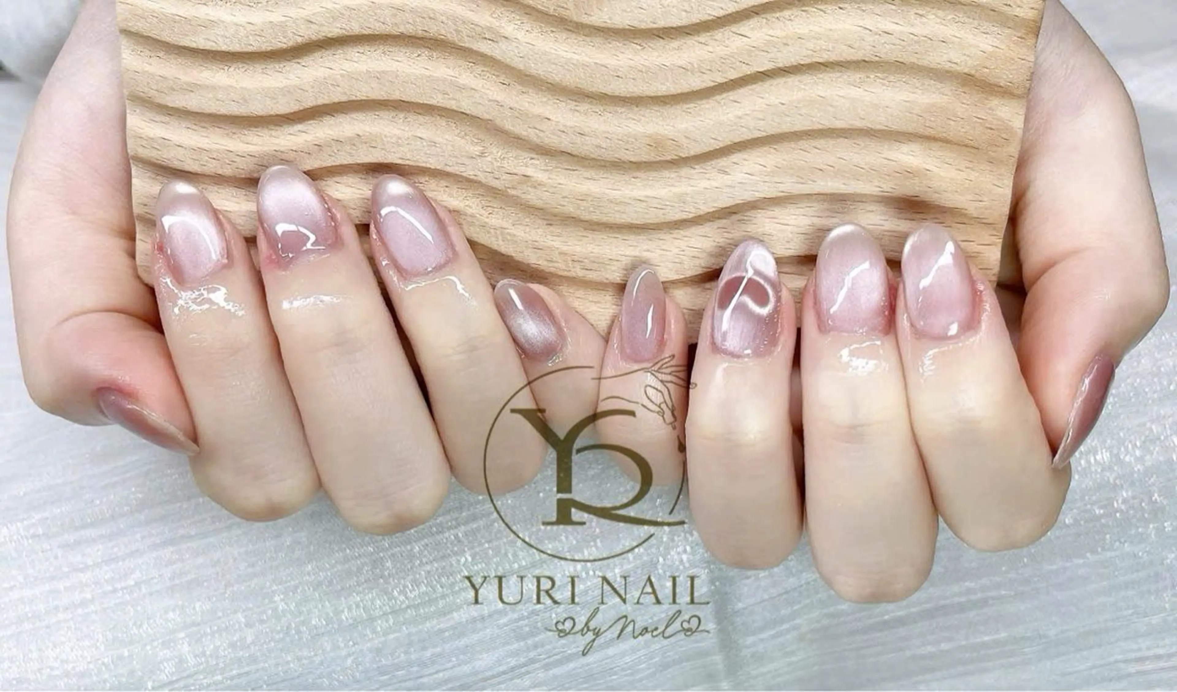 ネイル オーロラネイル ブルー チークネイル フットネイル フレンチネイル ハンドネイル フットネイル ハンドケア YURI Nail Narita所属・YURI Nail NARITAのネイルデザイン