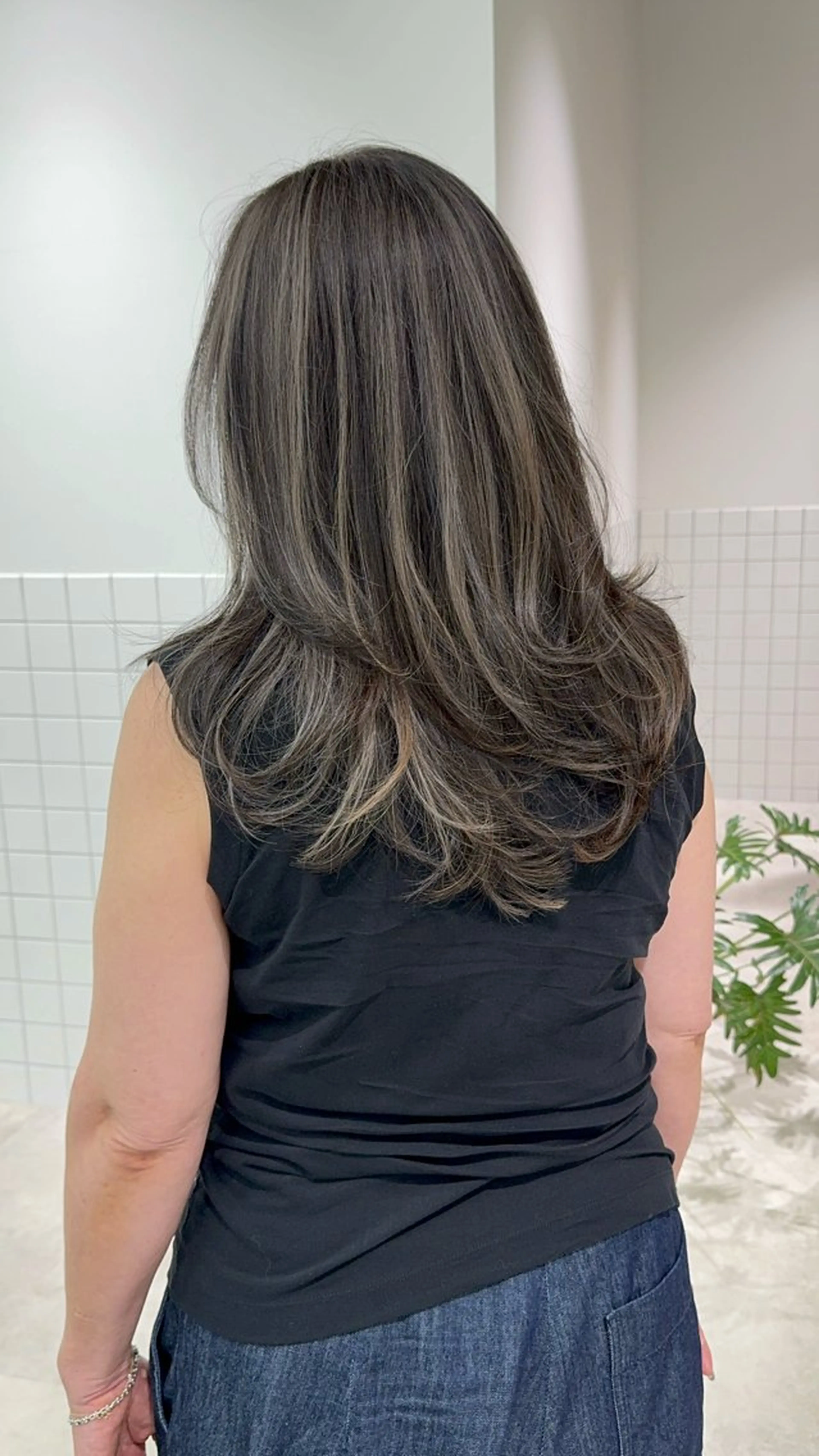 ロング カラー ヘアカラー ハイライト、レイヤー カット/西梅田/中西のヘアスタイル