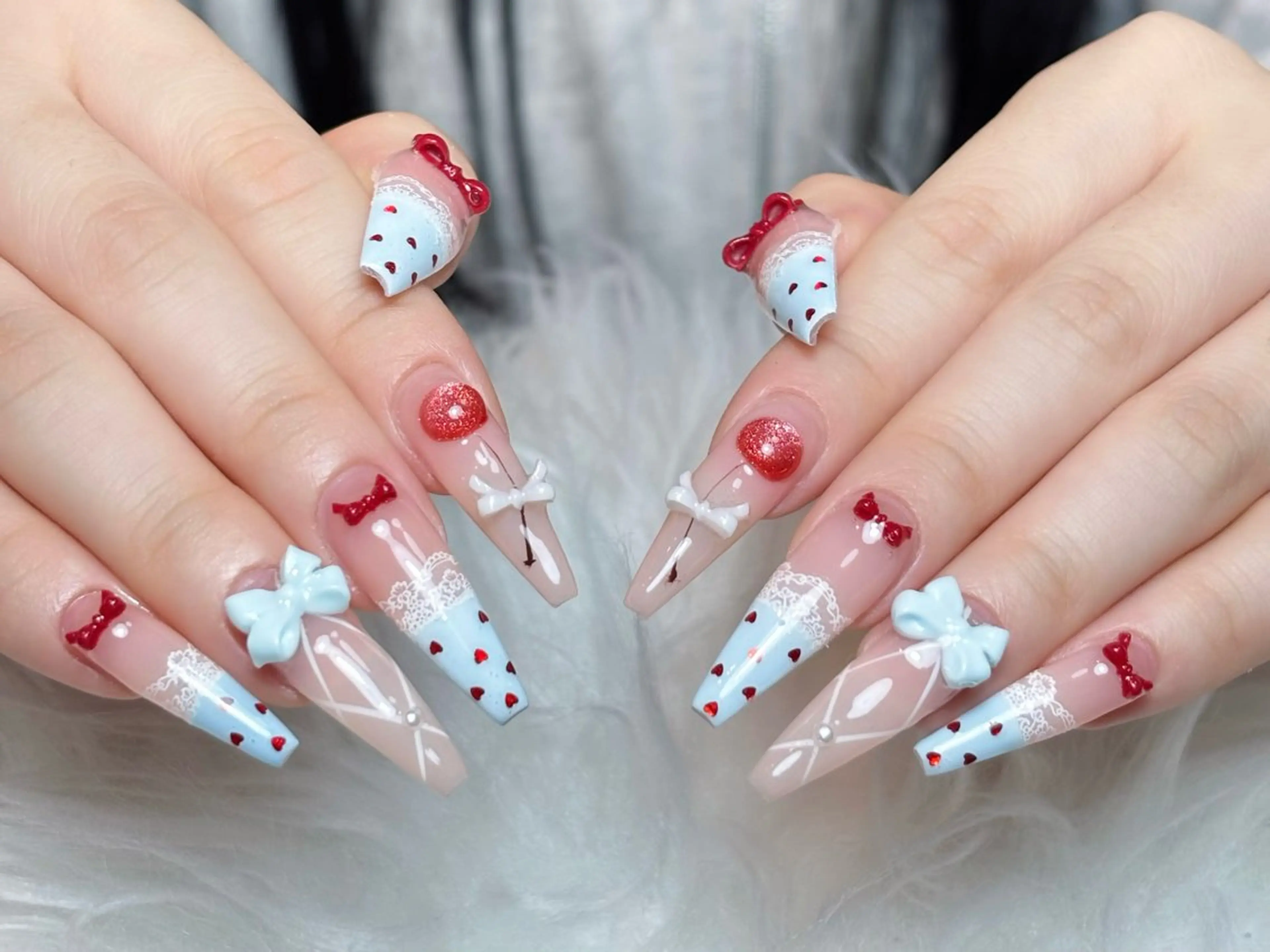 ネイル チークネイル ドット フレンチネイル グラデーション ハート ハンドネイル ハンドケア Eli Nails 新宿のネイルデザイン