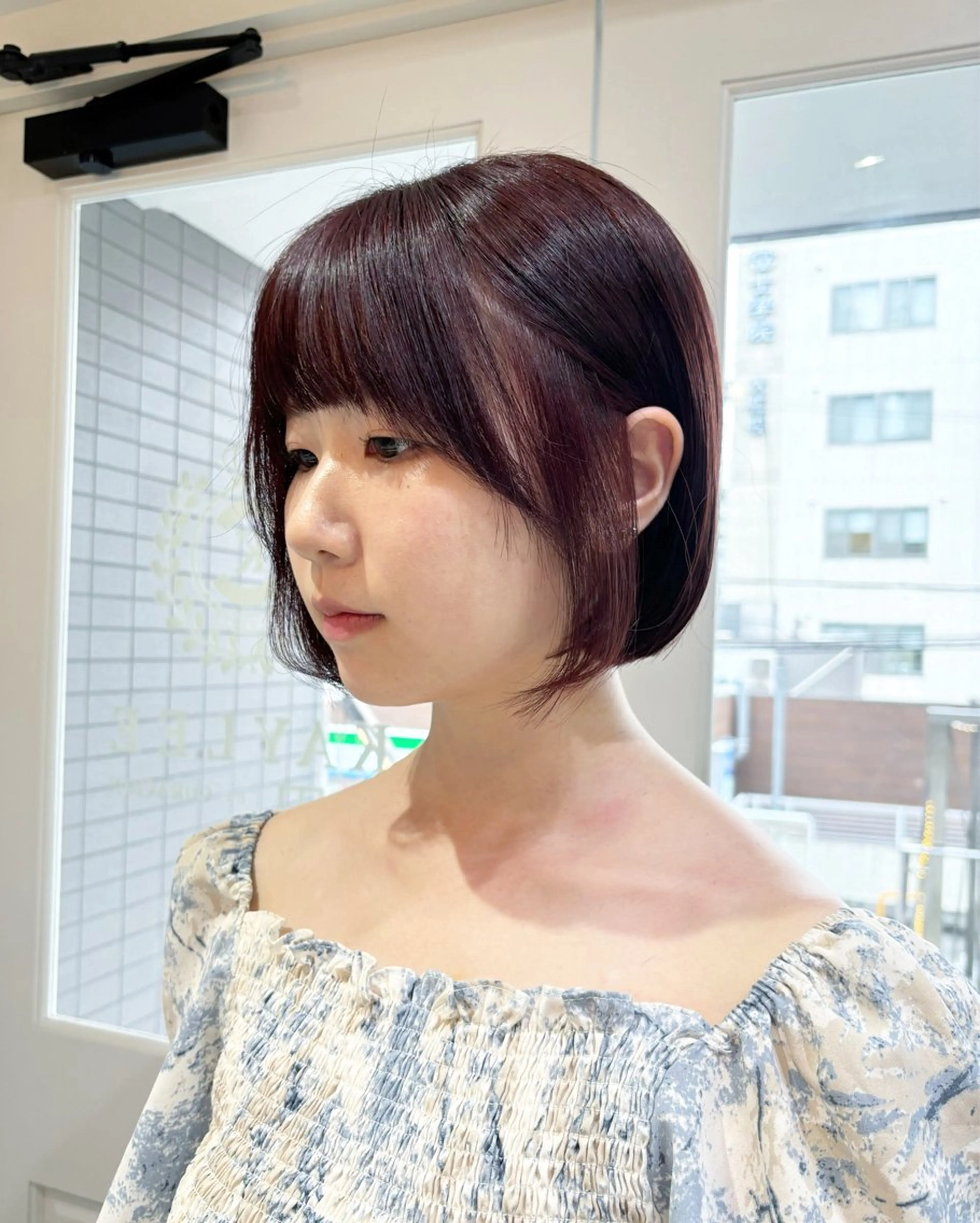 ショート カラー カシス レッドカラー ボブ カット ヘアカラー トリートメント 𝗺𝗶𝗸𝘂♡ 似合わせ🎀のヘアスタイル