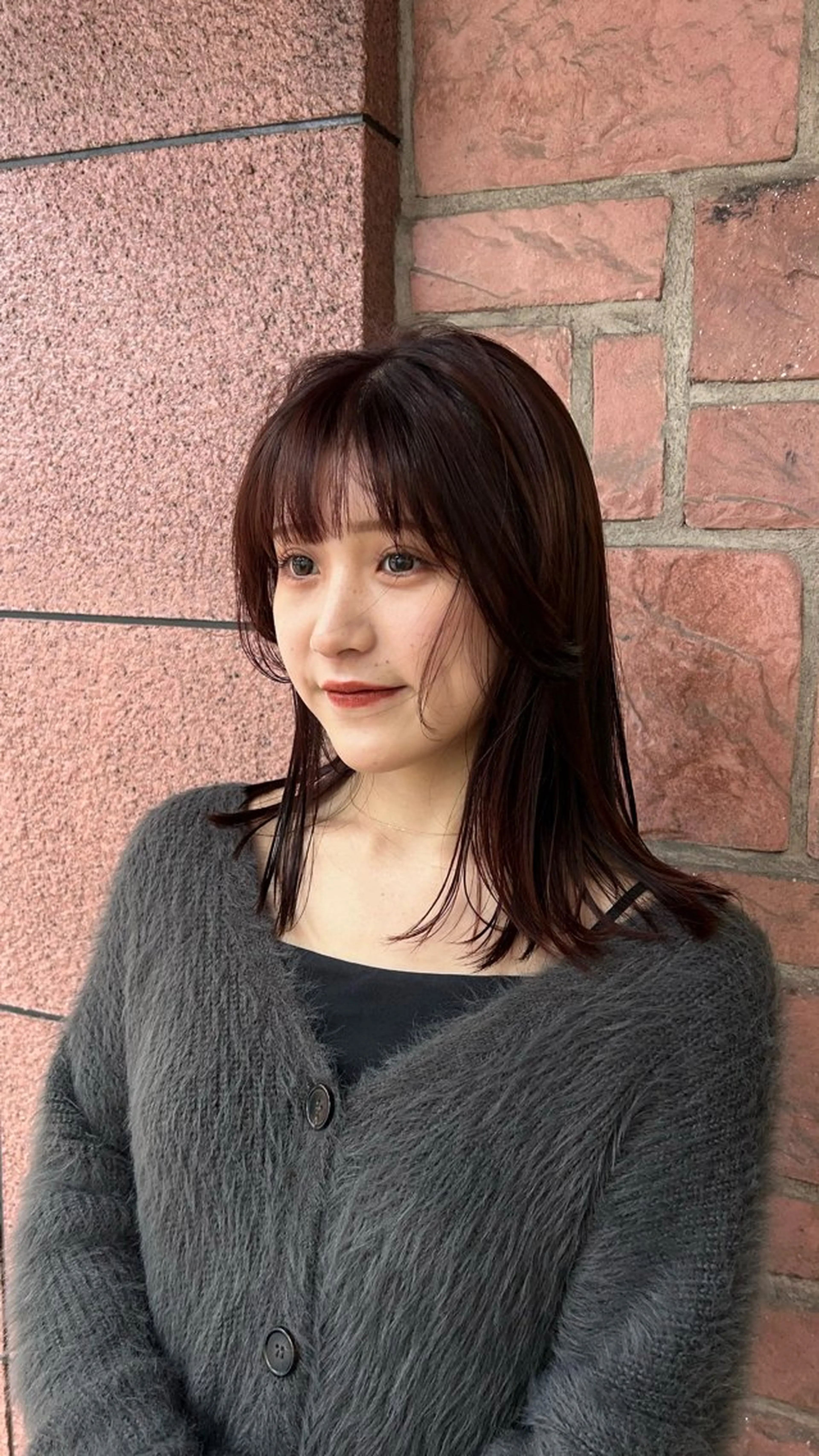 ミディアム カラー ~洗練ナチュラル~ 🪵 岡田 知佳のヘアスタイル