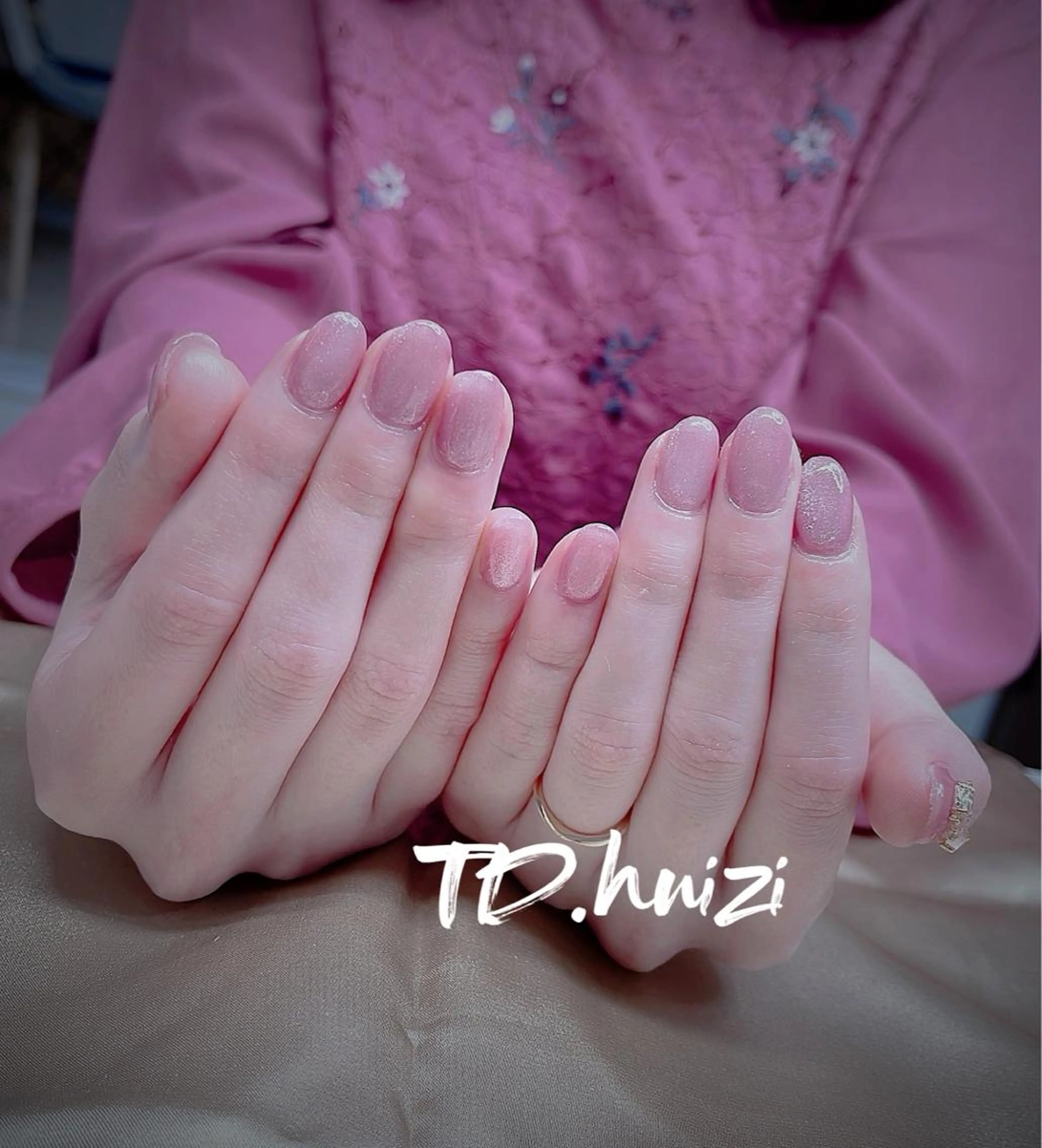 ミディアム イエローカラー めぐみのネイルサロン スタッフ練習のネイルデザイン