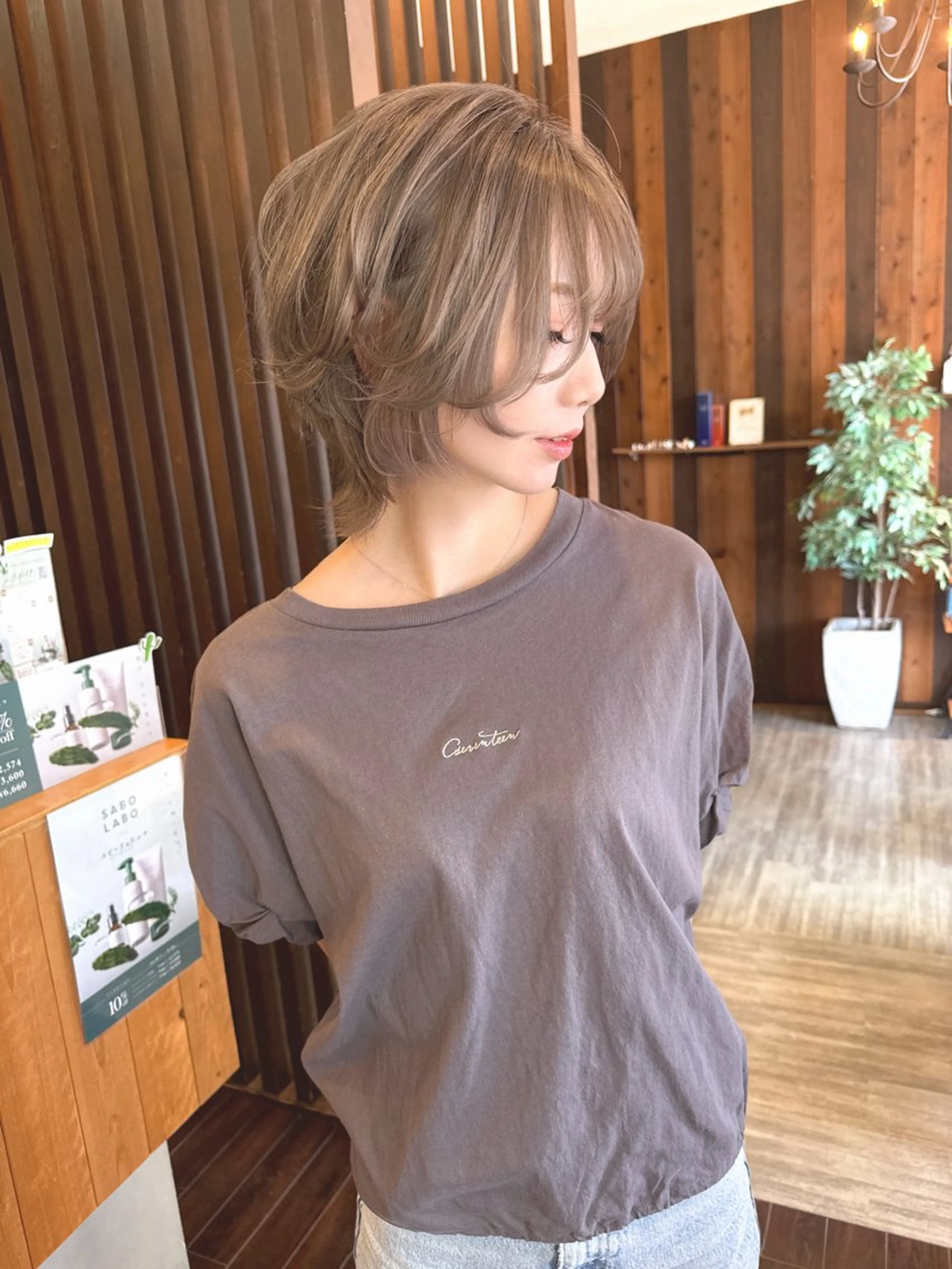 ショート カラー グレージュ ミルクティーグレージュ ウルフカット カット ヘアカラー 具志 正太のヘアスタイル
