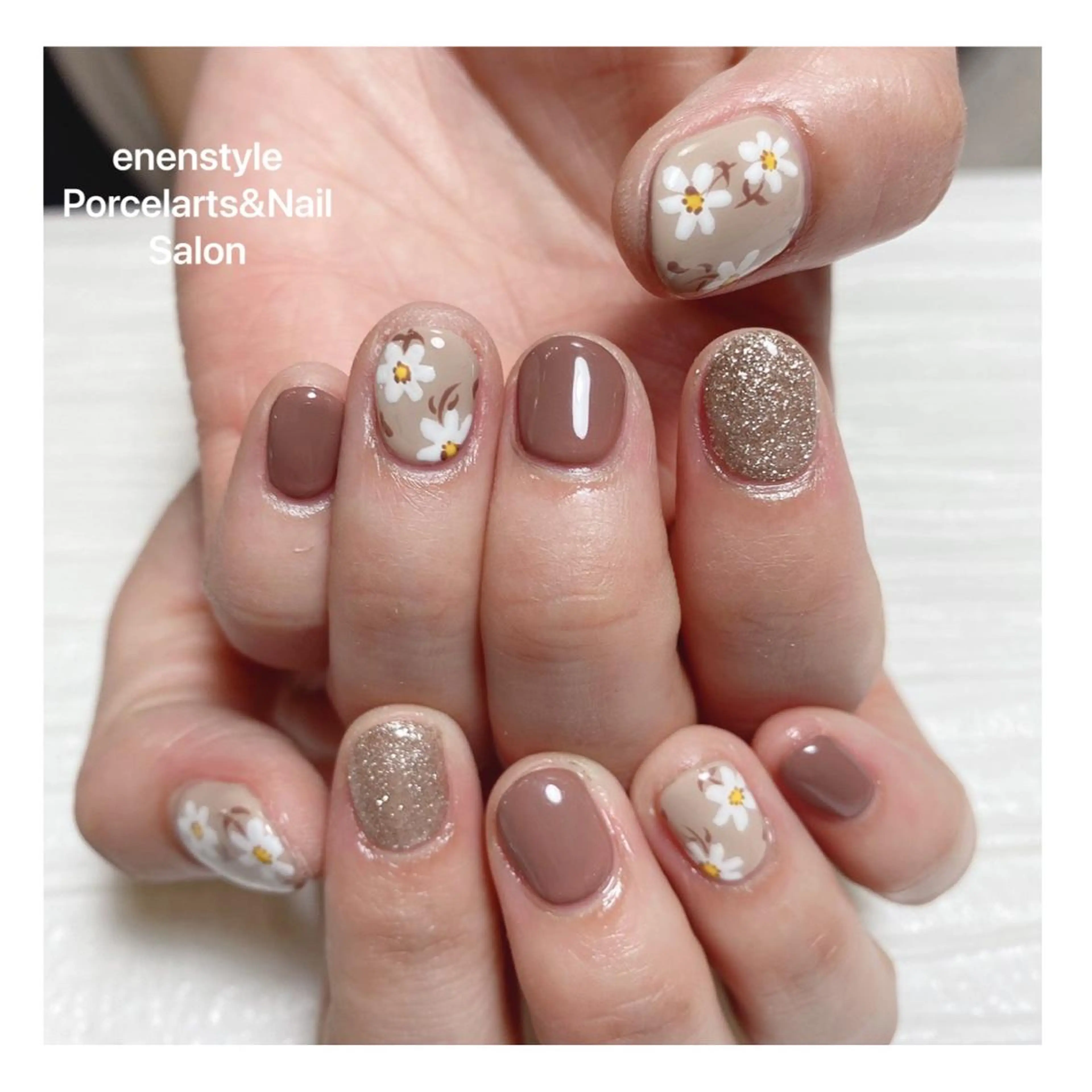 ショート ネイル 👑enen style👑のネイルデザイン