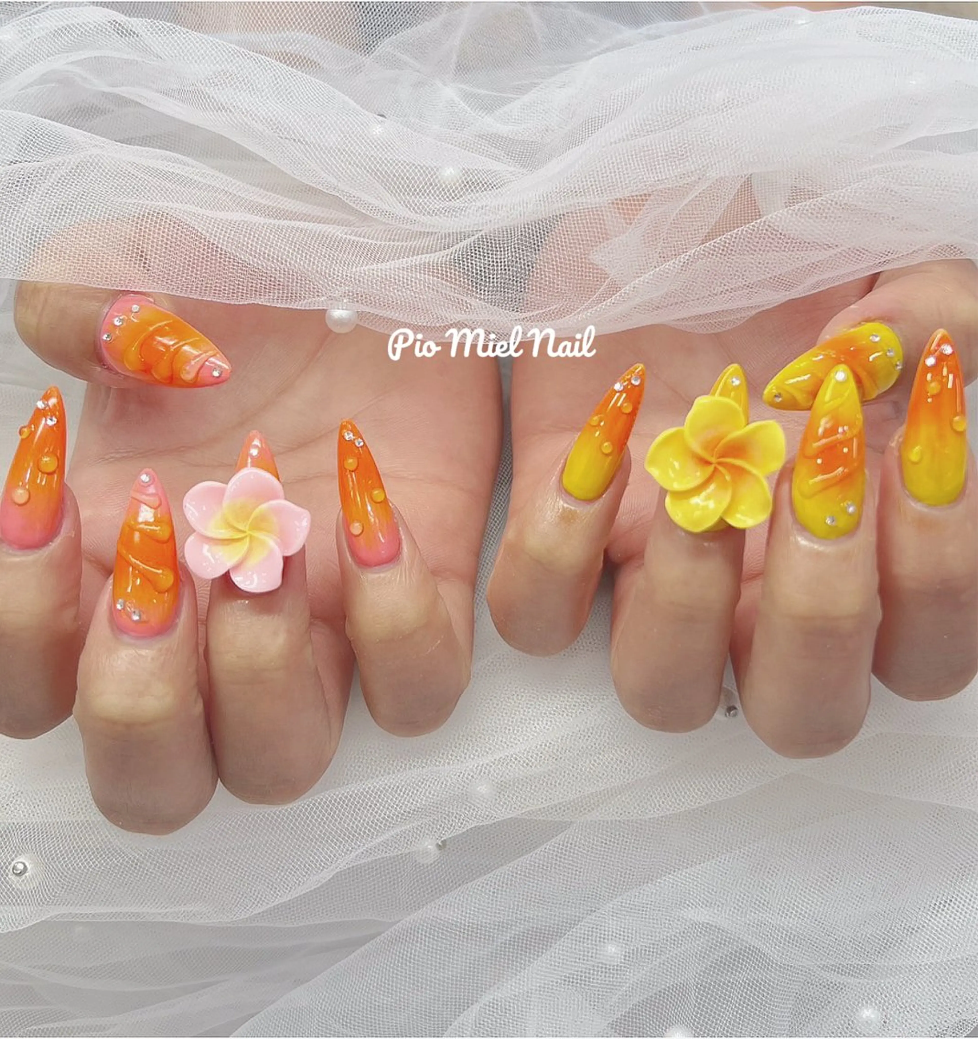 セミロング 韓国風ヘア Pio Mielのネイルデザイン