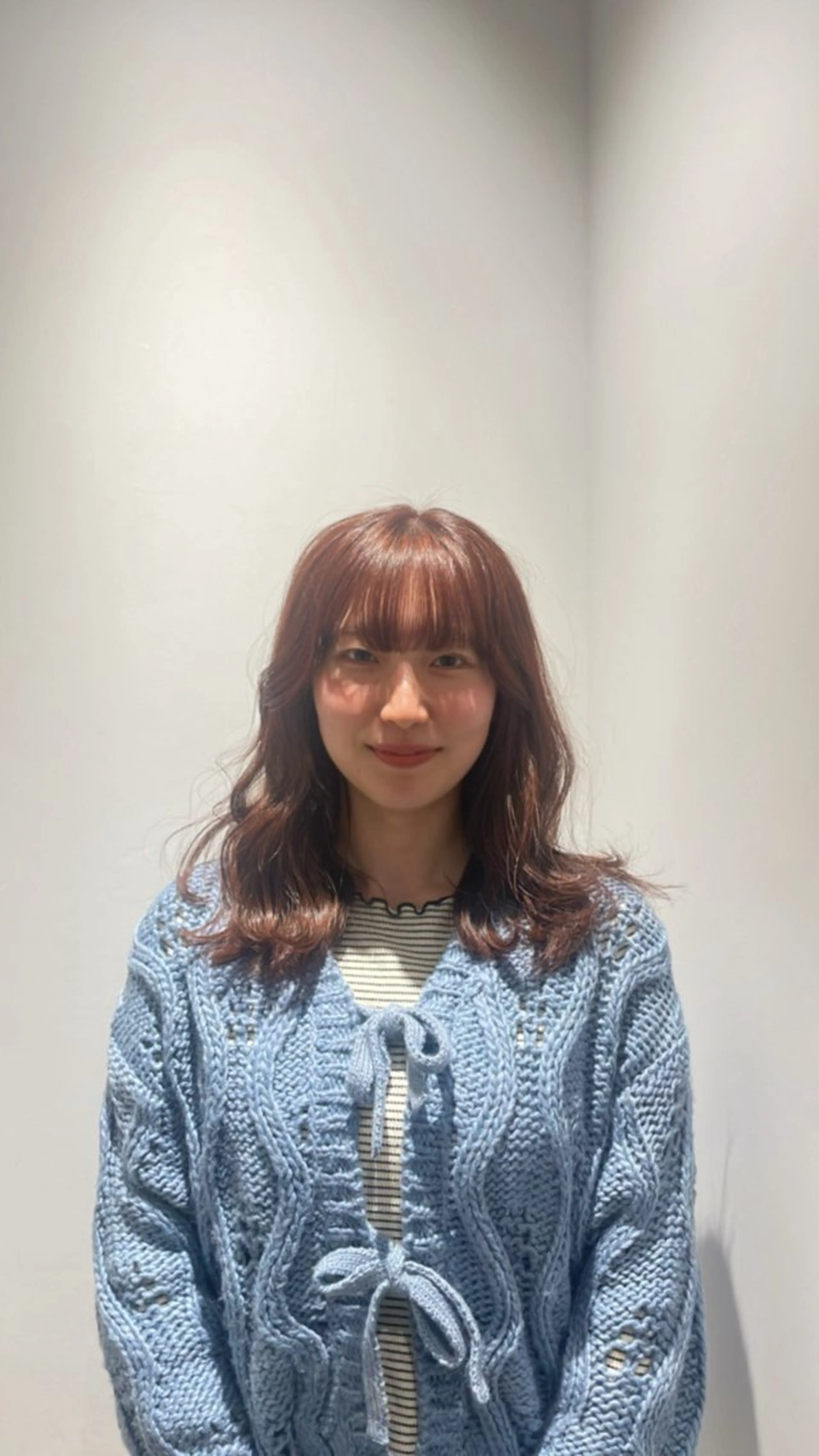 セミロング カラー ピンクカラー 暖色カラー🤎Red Neo　meiのヘアスタイル