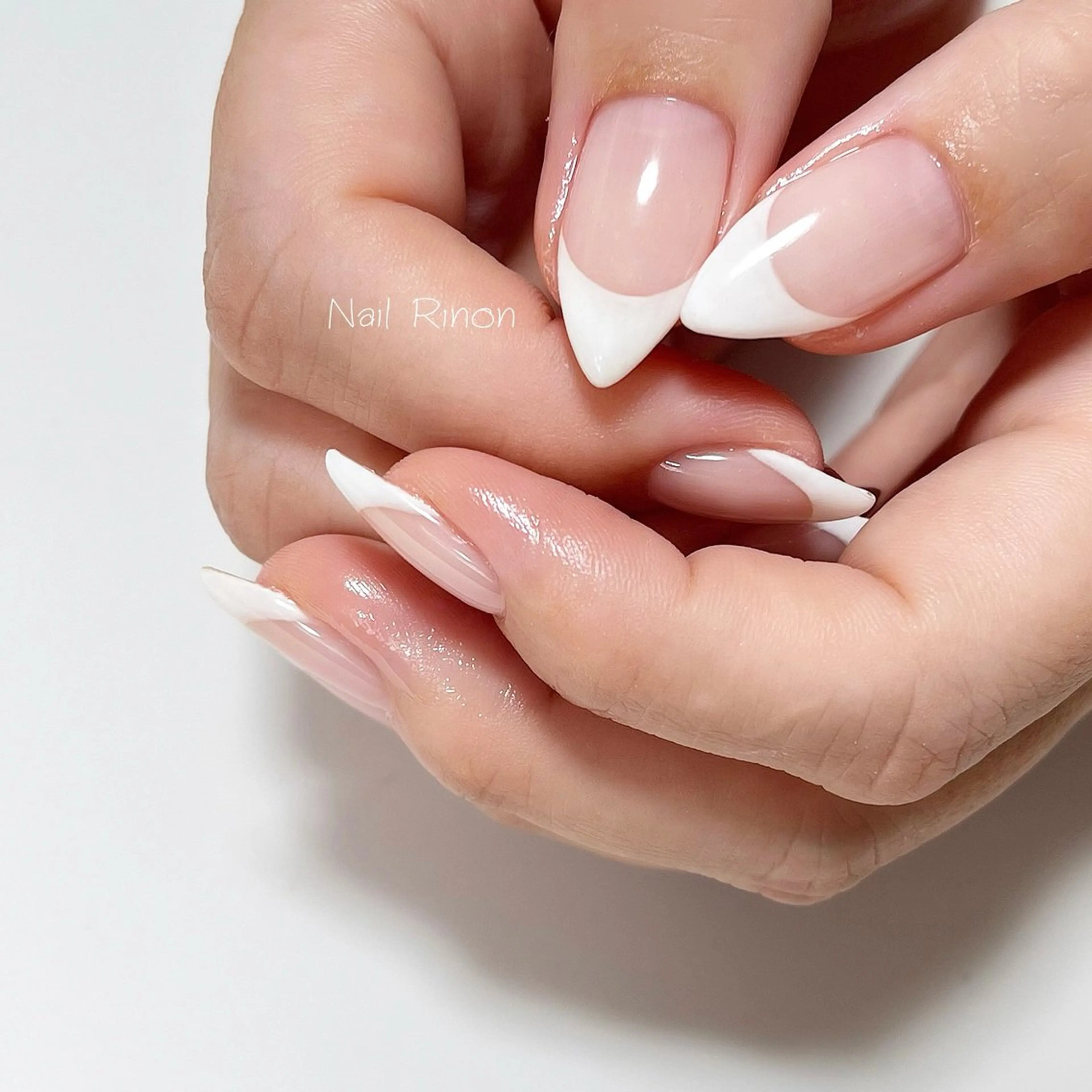 オフィスネイル（フレンチ・マグネット）◾︎オフ無料◾︎ケア付きの写真