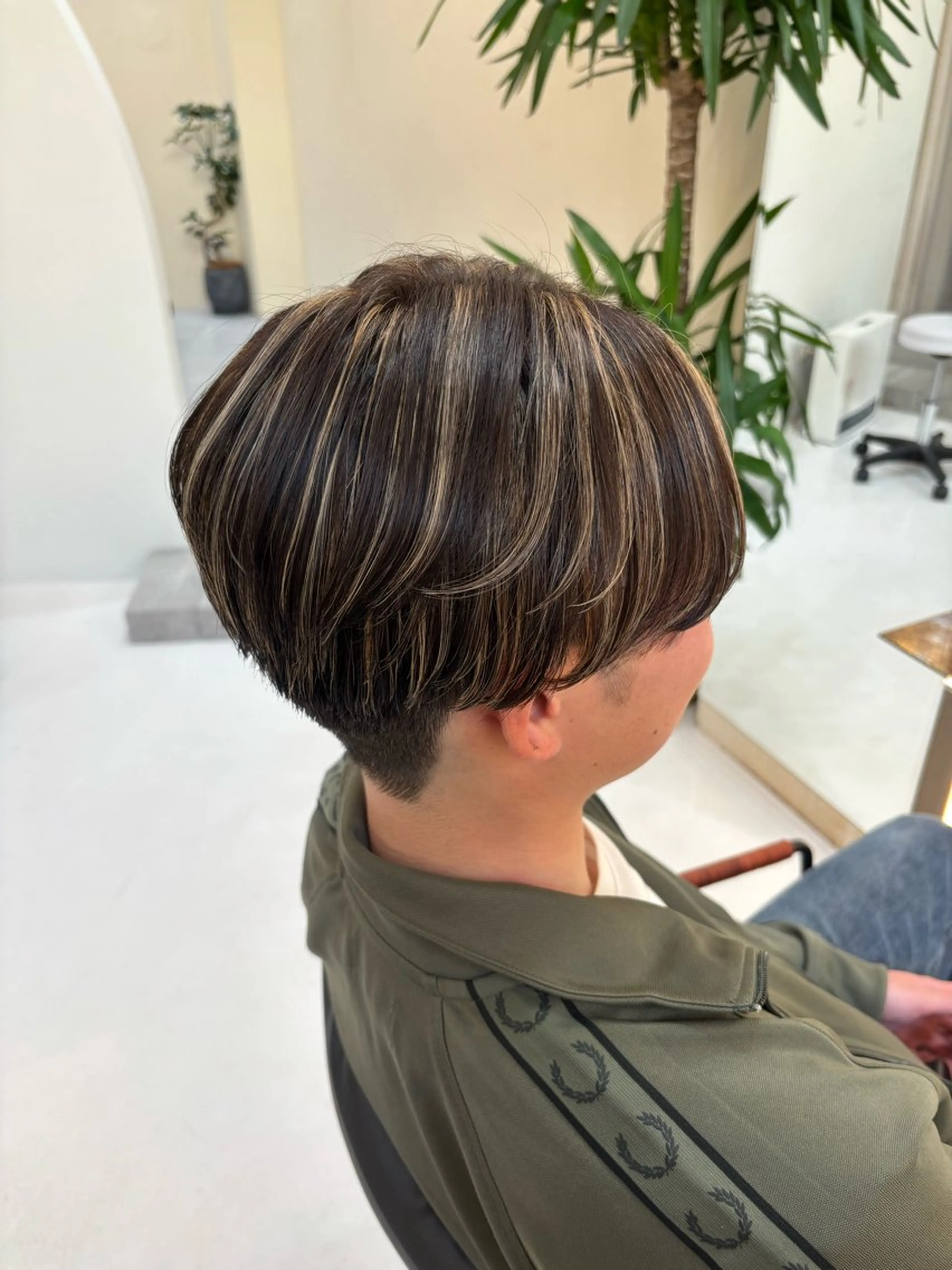 カラー メンズ メンズハイライト ハイライトカラー 丸山 比奈のヘアスタイル