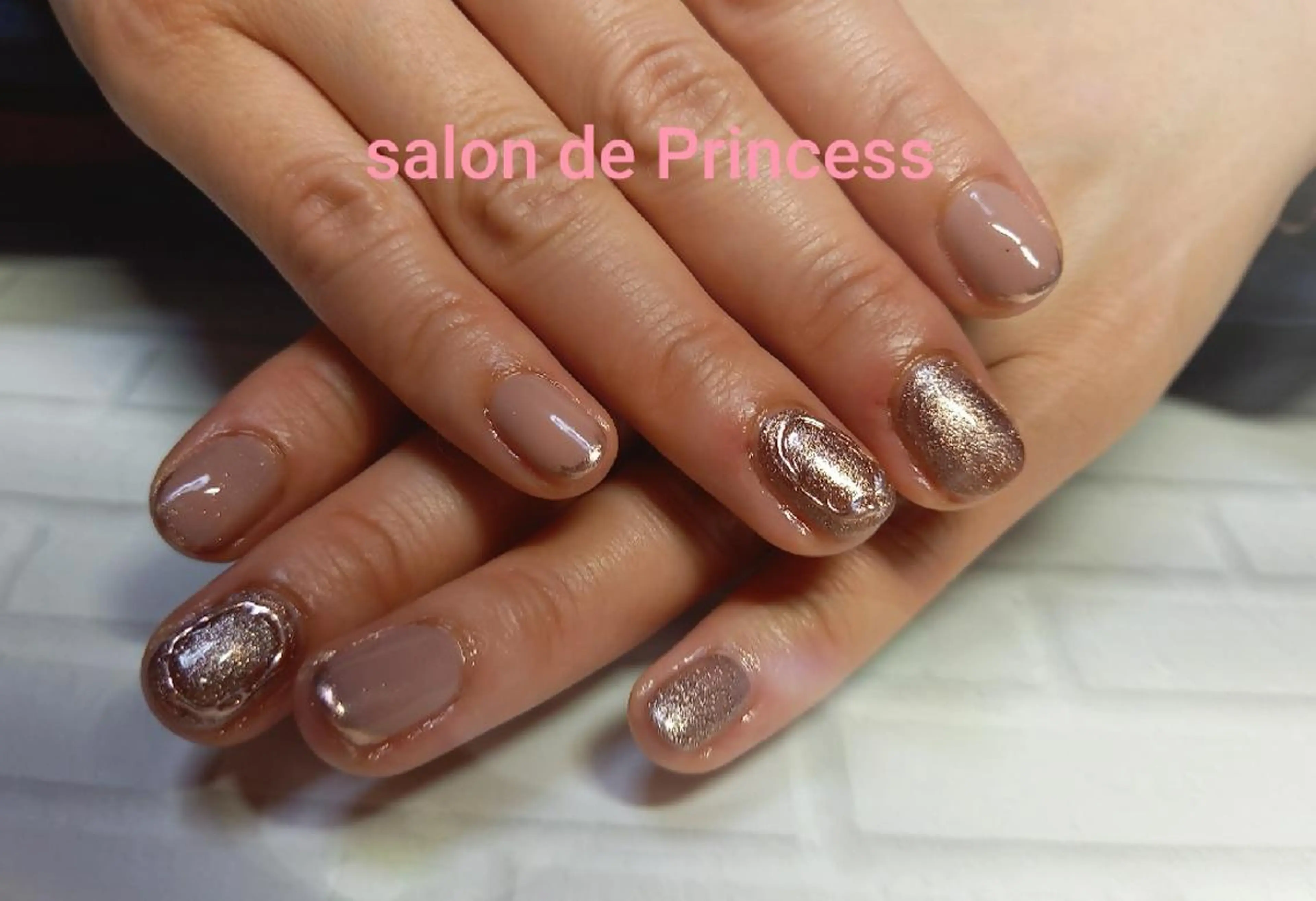 ネイル ゴールド マグネットネイル ピンク salon de  Princessのネイルデザイン