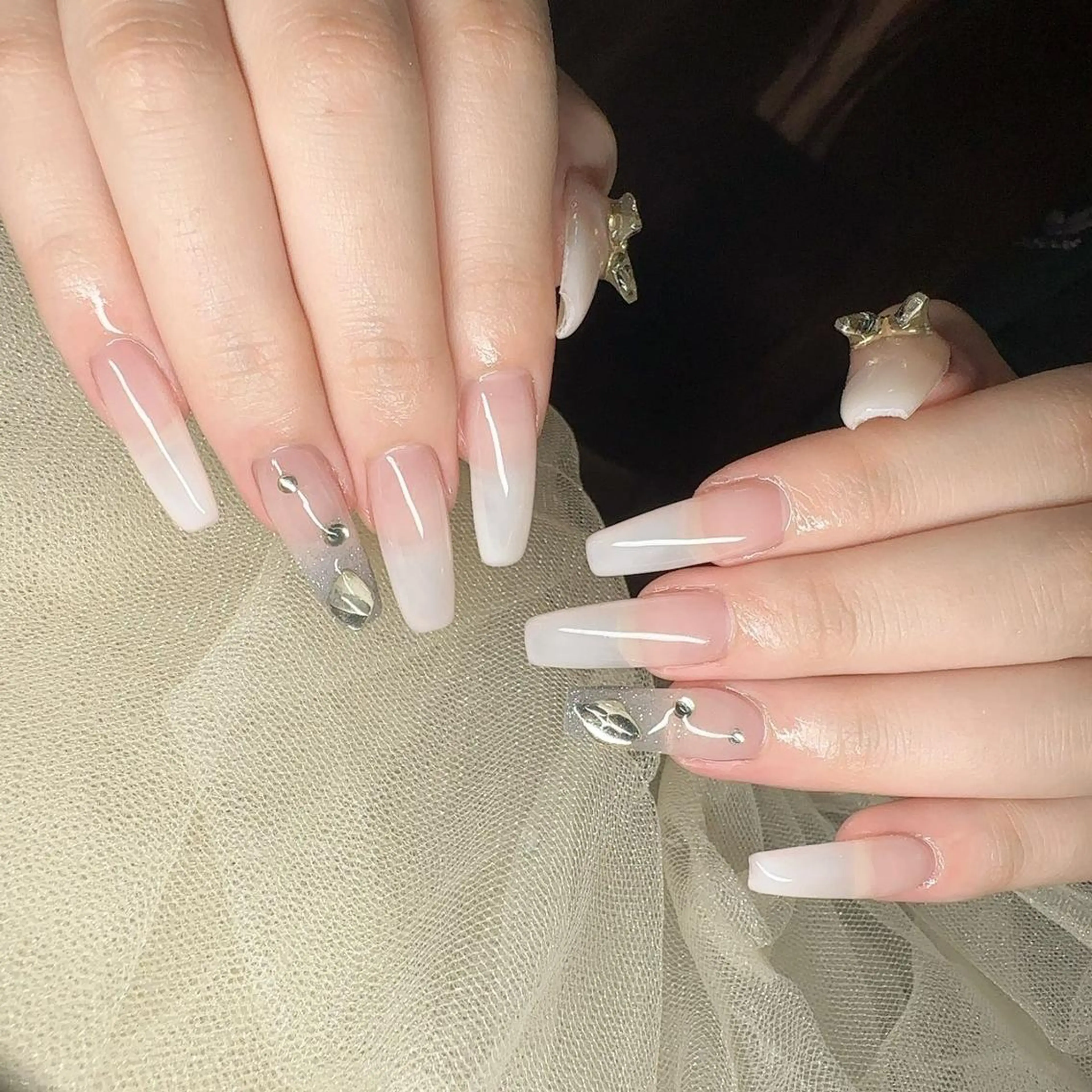 ネイル アートネイル 長さ出し ネイルチップ Queens momoのネイルデザイン