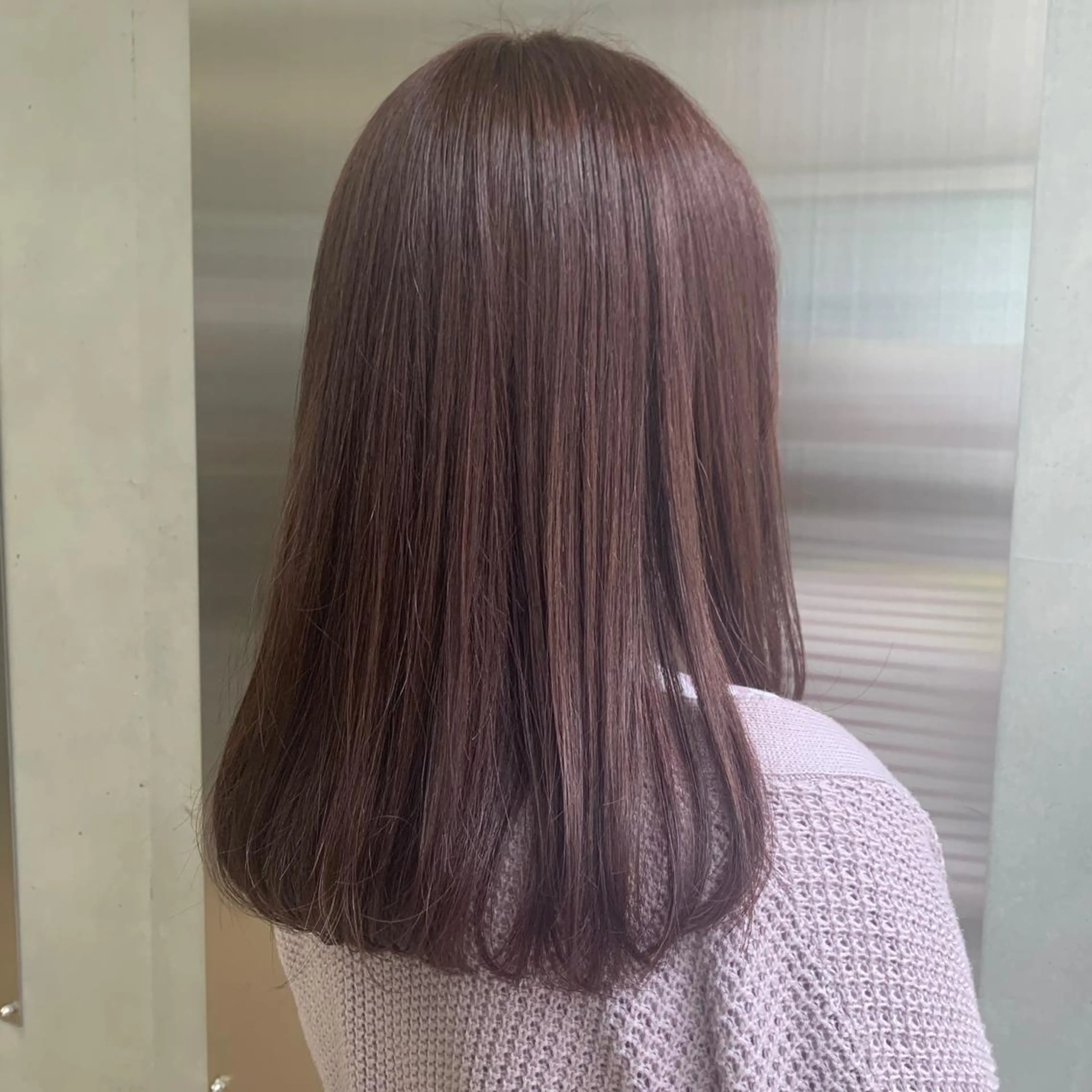 セミロング カラー ベージュカラー ブリーチ ラベンダーカラー ラベンダーベージュ ブリーチなしカラー ヘアカラー トリートメント Sana / 韓国ヘア / カラーのヘアスタイル