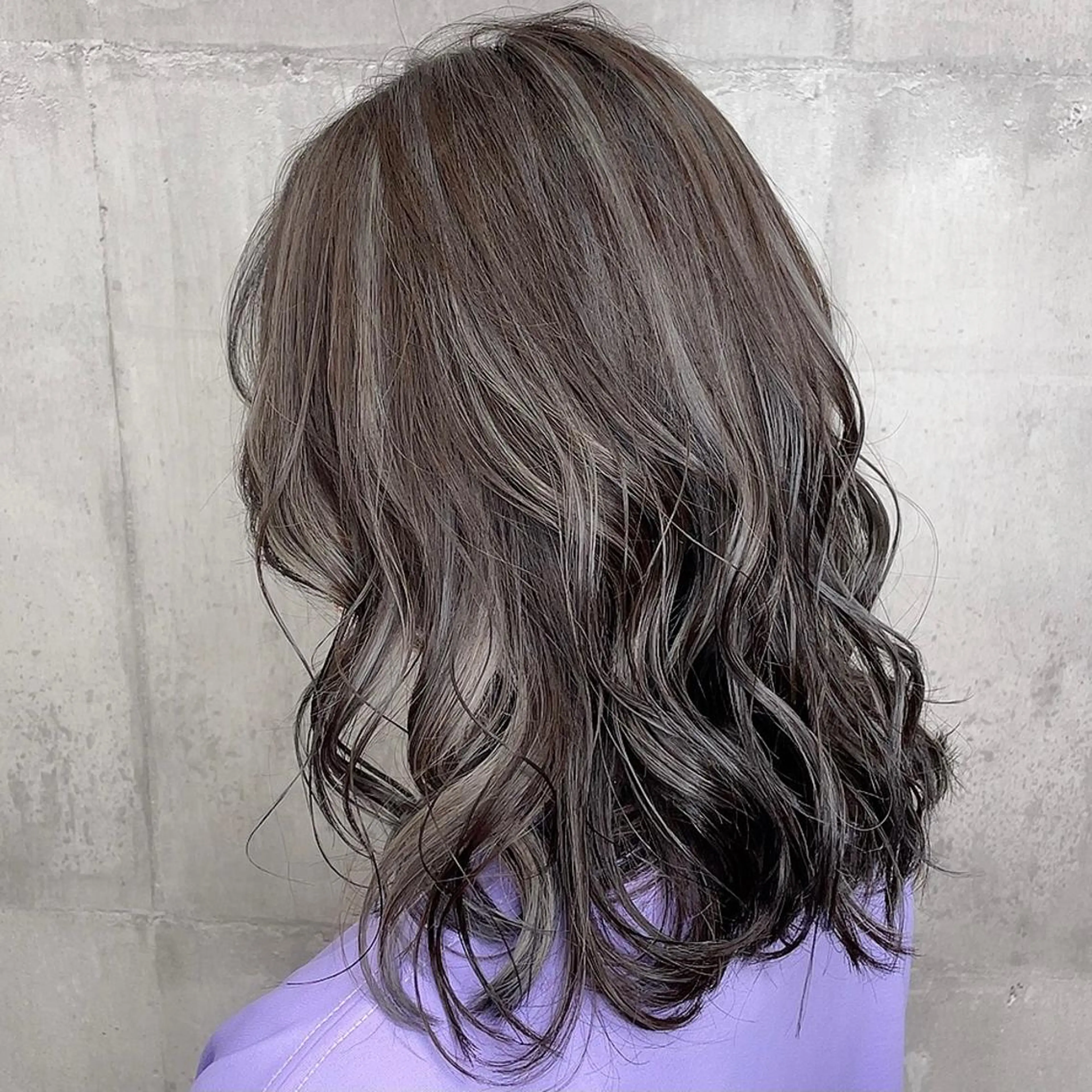 ロング カラー グレージュ ハイライトカラー ハイライト ヘアカラー LUXBE LUCE 那覇小禄イオン店所属・LUXBE LUCE ひなののヘアスタイル