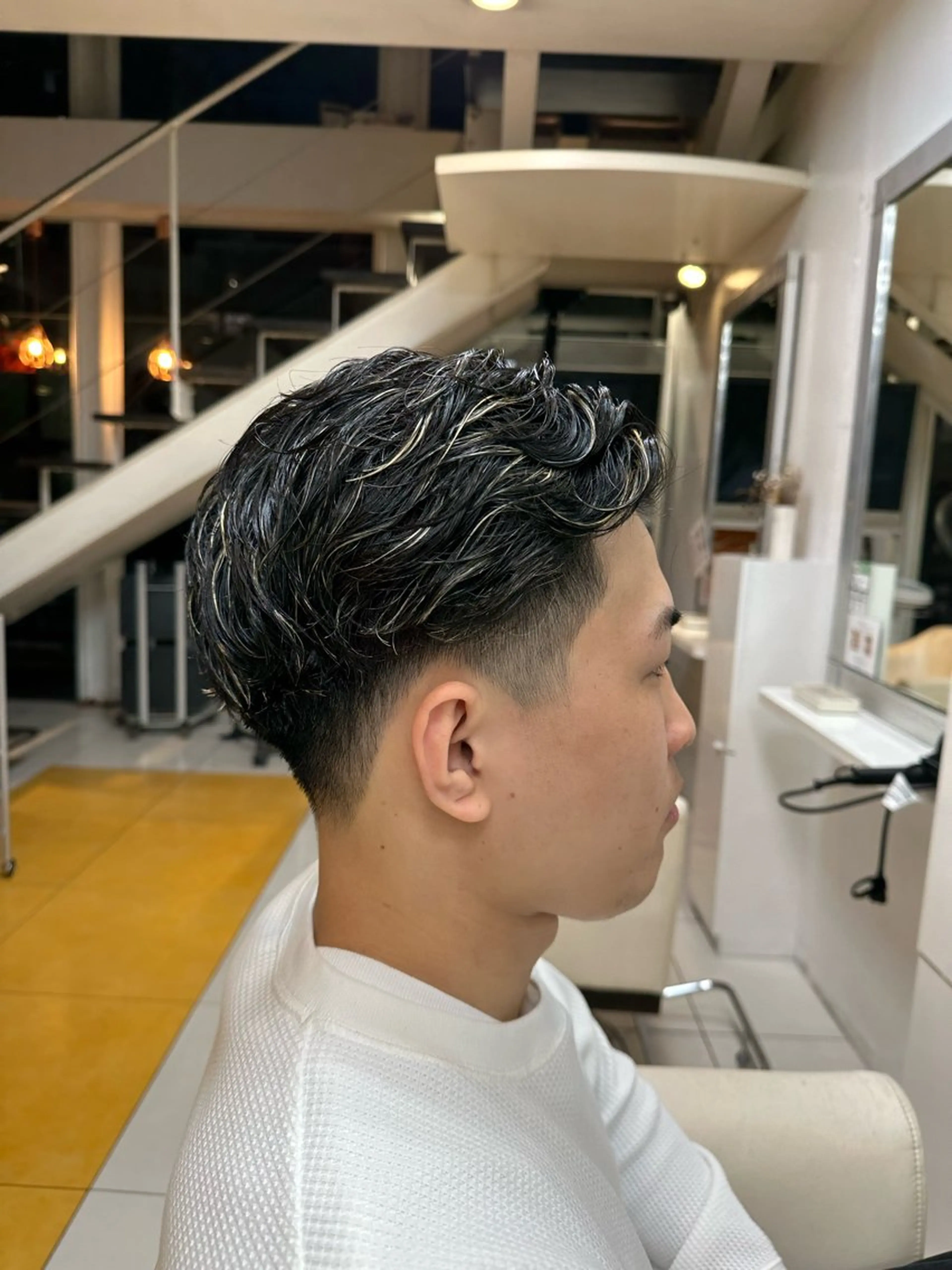 メンズ メンズハイライト メンズパーマ タカセ レンのヘアスタイル