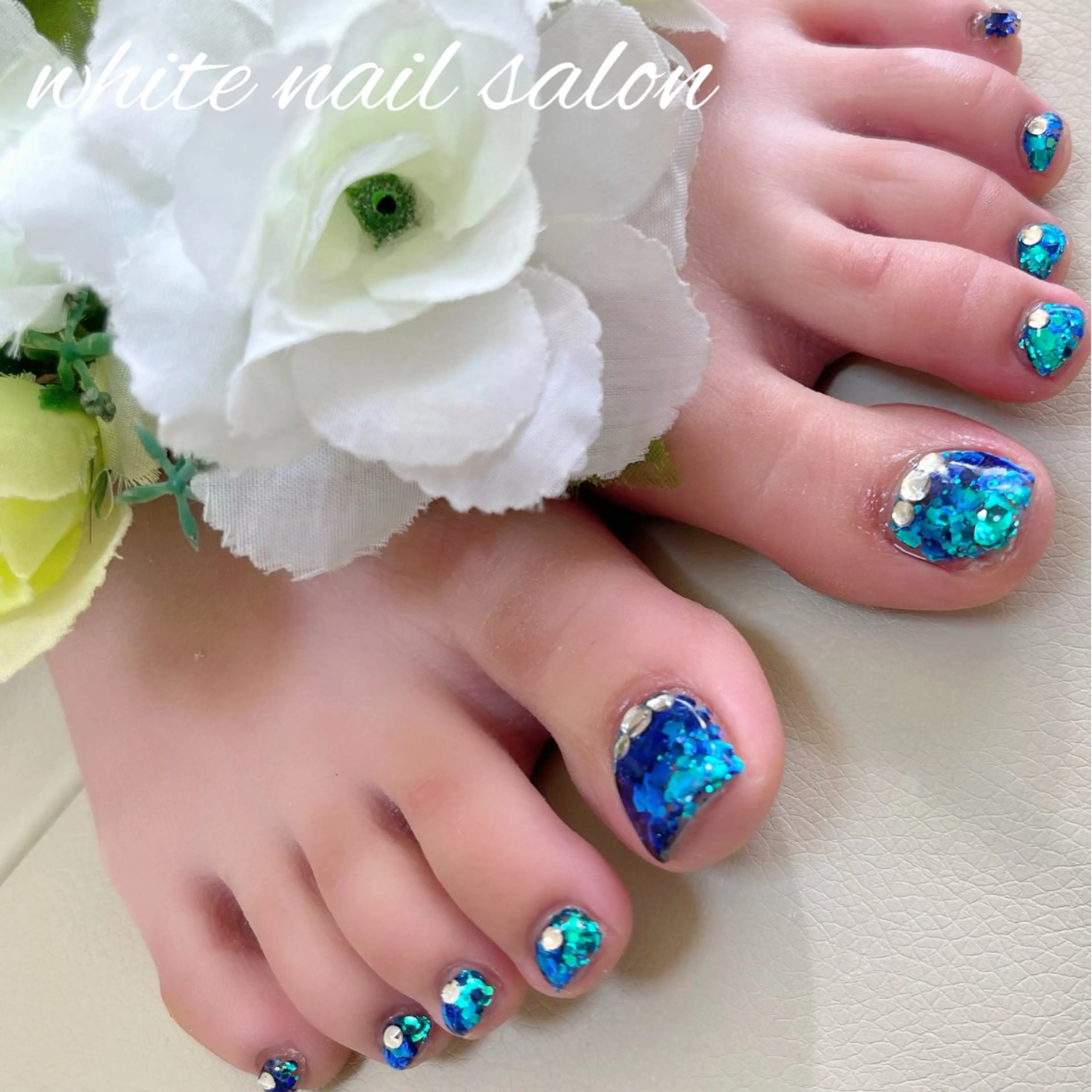 ネイル ラメ(グリッター) 持ち込み フットネイル white nail salonのネイルデザイン
