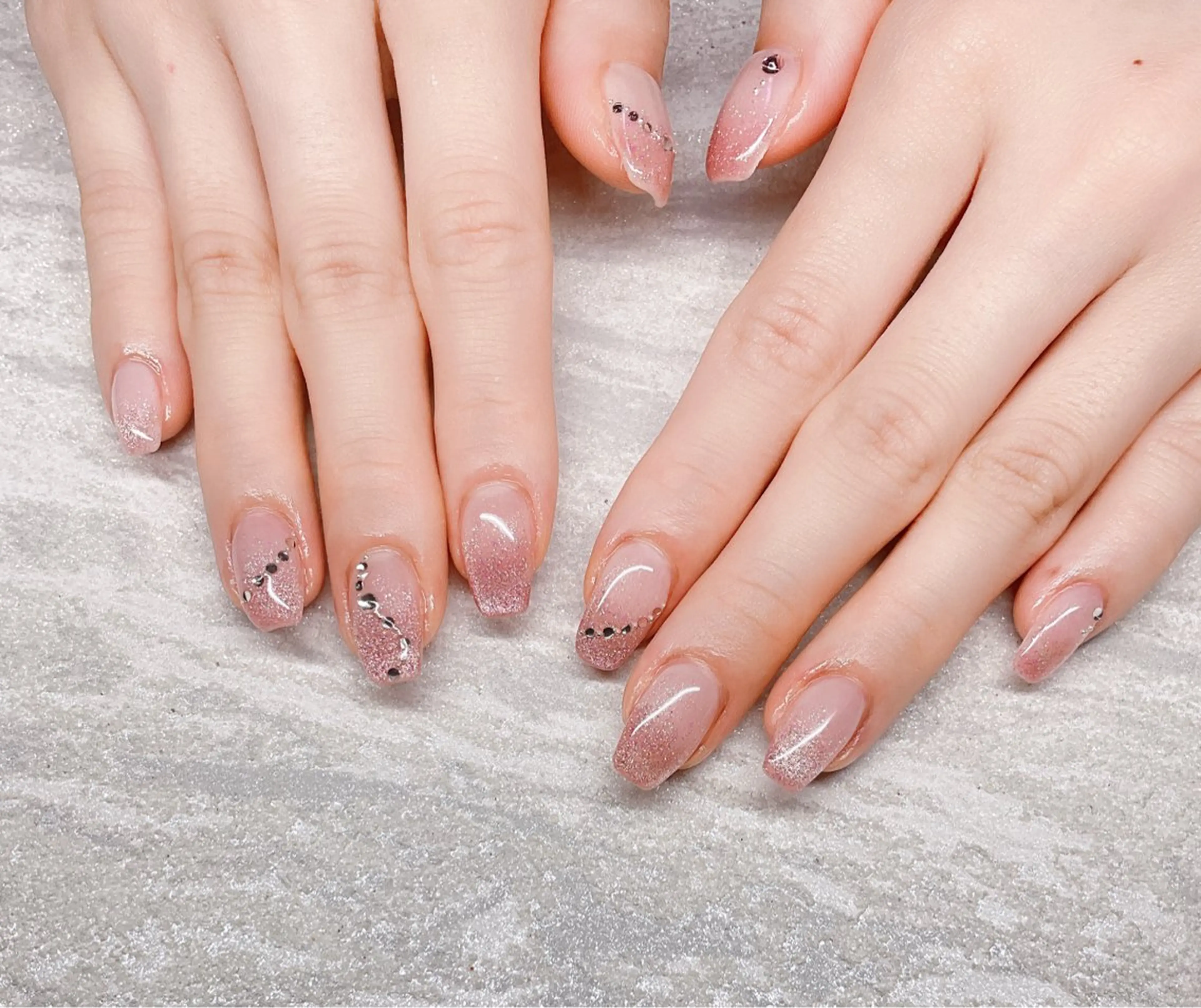 ネイル ハンドネイル R inのネイルデザイン