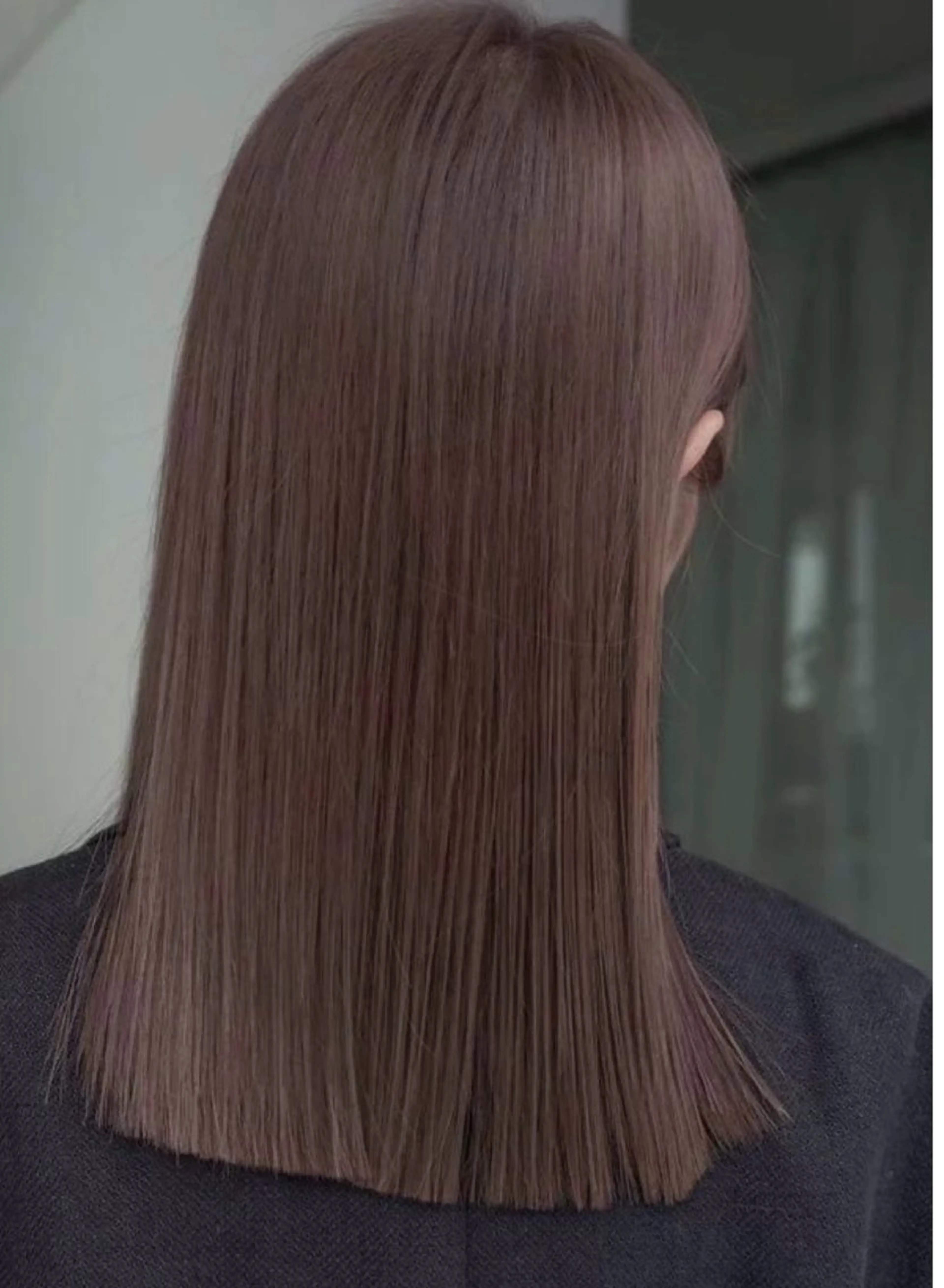 ミディアム カラー 岩田 柊憂花のヘアスタイル