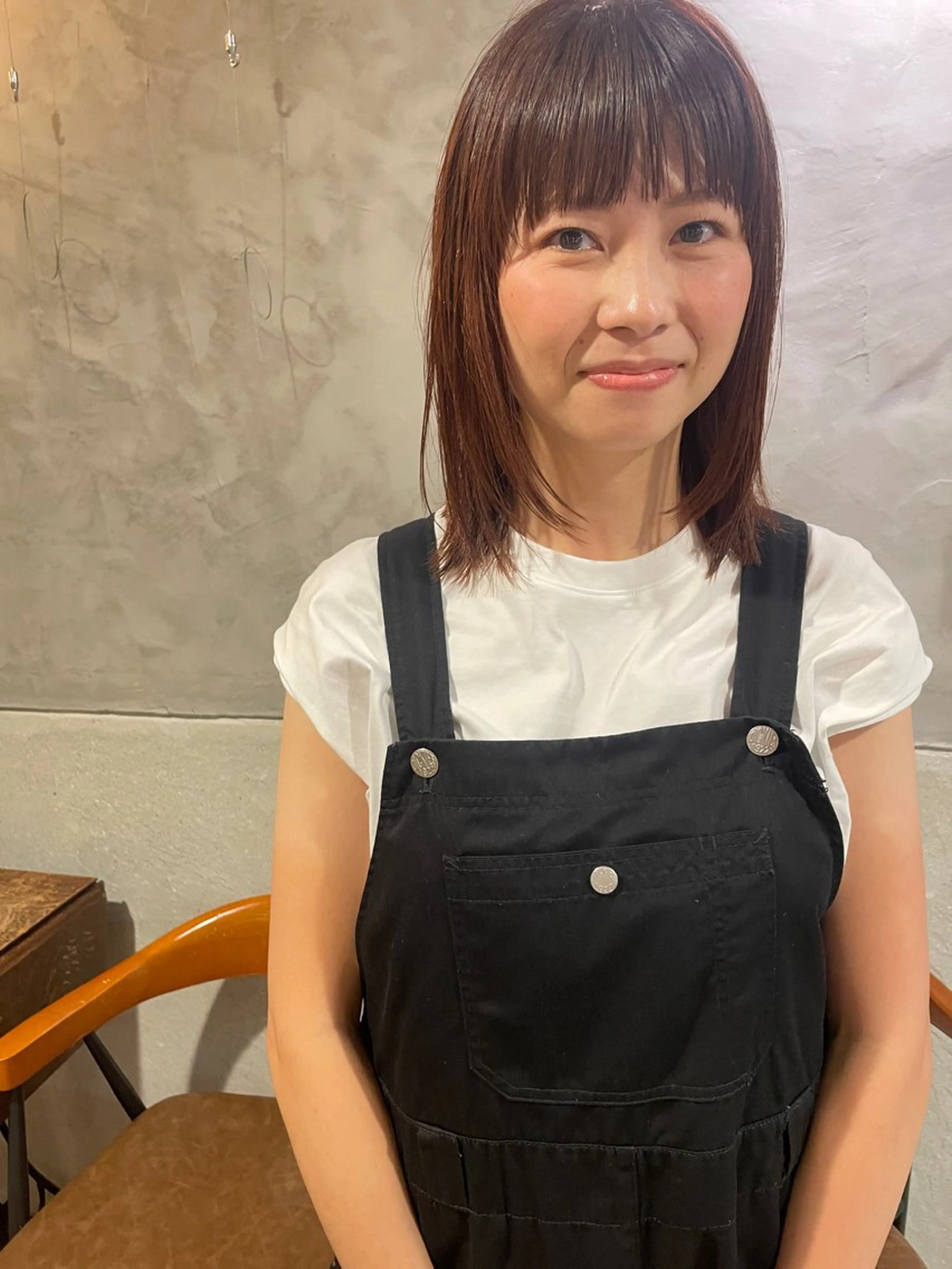 セミロング 顔まわりレイヤー レイヤーカット カット ヘアカラー トリートメント さの あやねのヘアスタイル