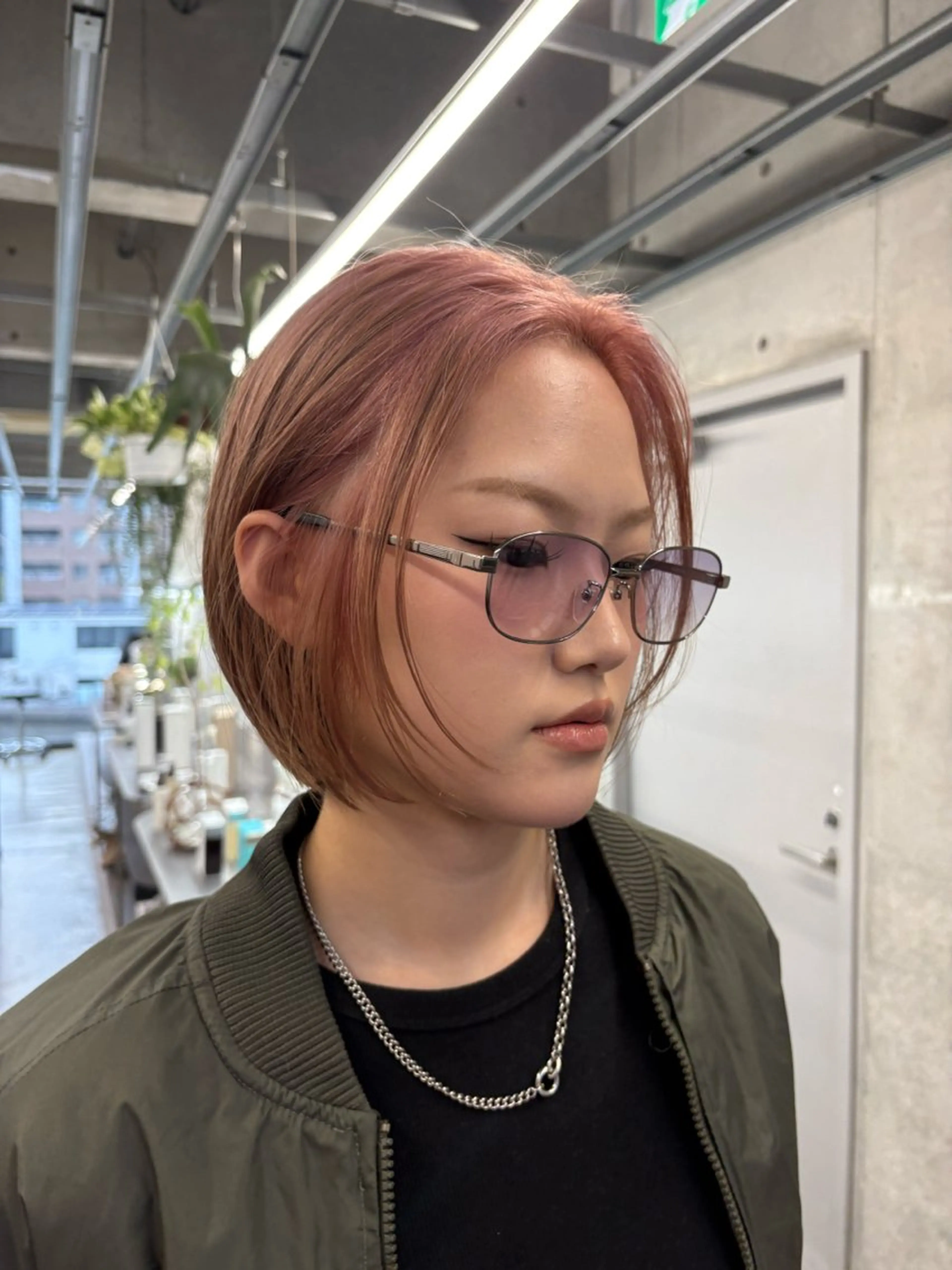 【 ブリーチオンカラー『リタッチの場合も』　➕　カット 】の写真