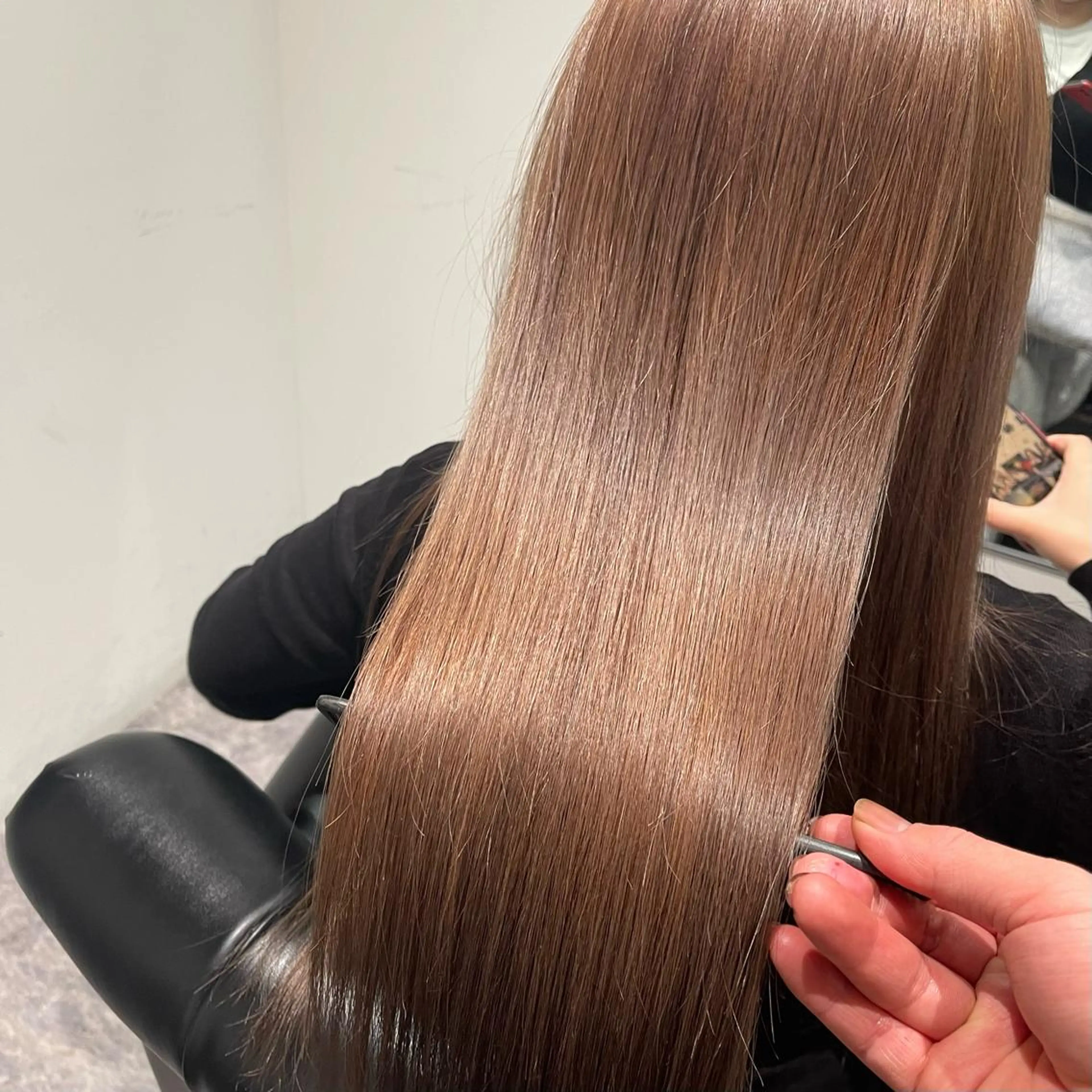 カラー ベージュカラー ダブルカラー ミルクティーベージュ 西梅田🌿髪質改善 井手　浩太朗のヘアスタイル