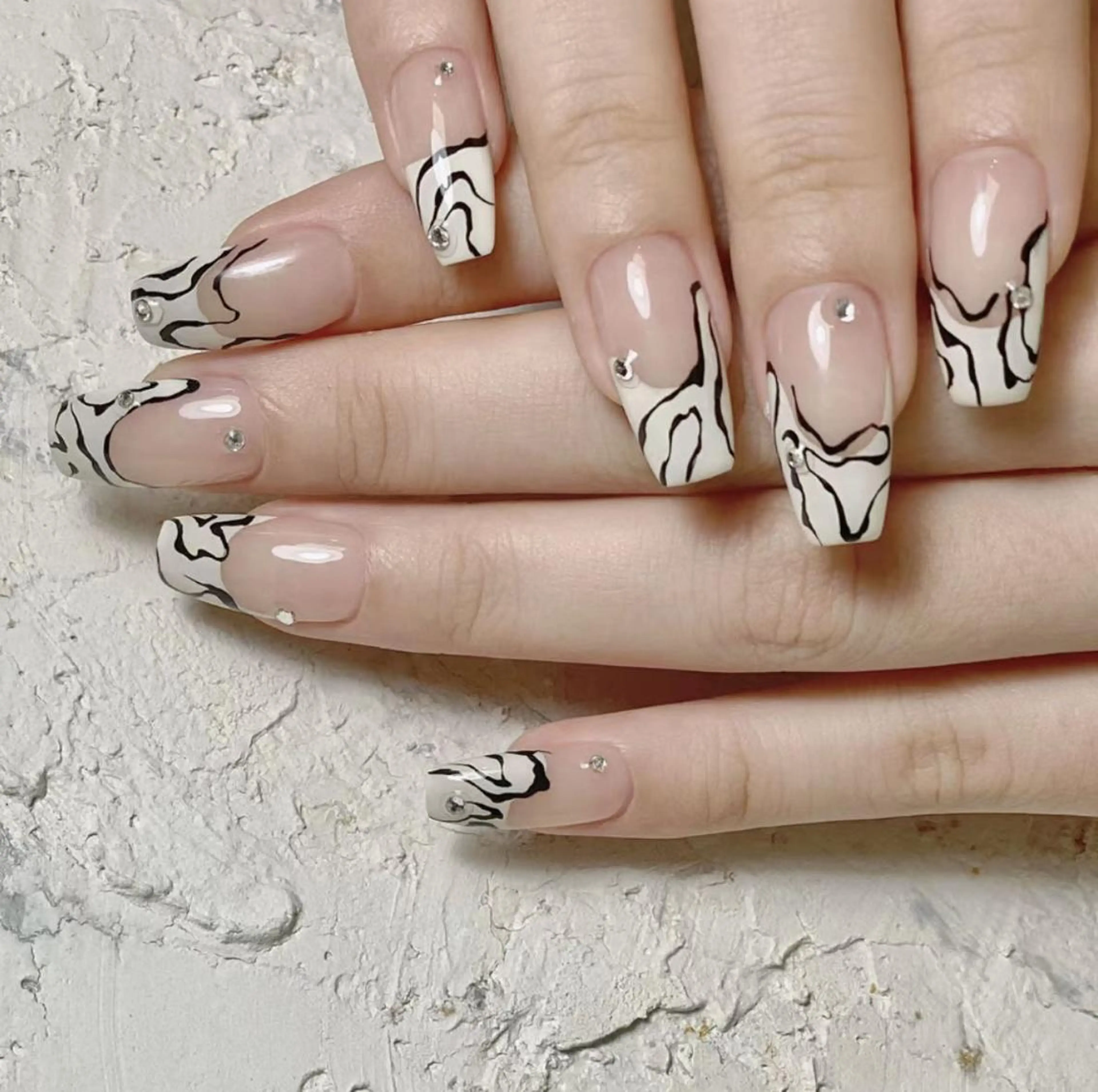 ネイル アートネイル 長さ出し ネイルチップ Queens ひなのネイルデザイン