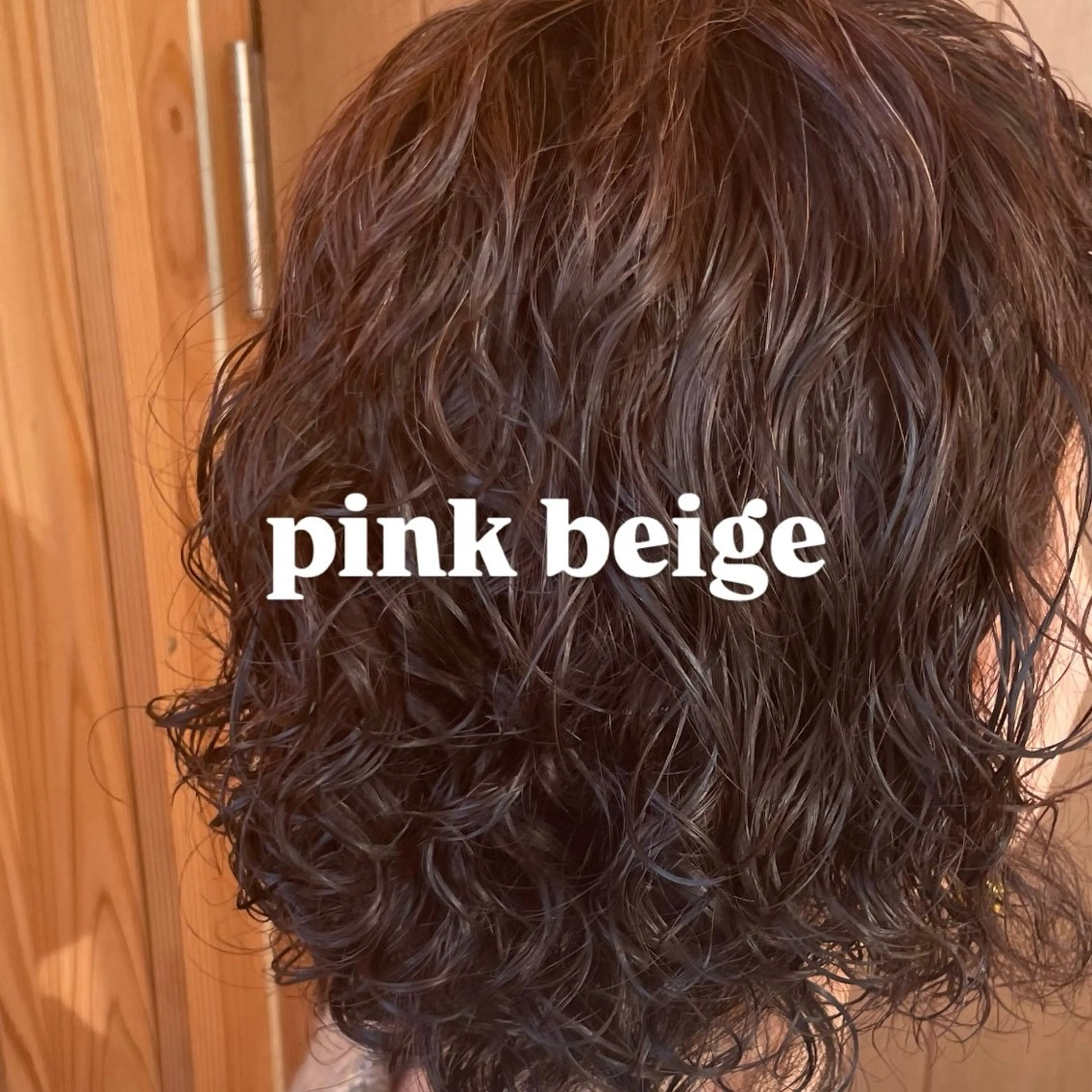 ミディアム カラー ベージュカラー ブリーチ ブリーチなしカラー ピンクカラー ピンクベージュ ちほ /ボブスタイルのヘアスタイル