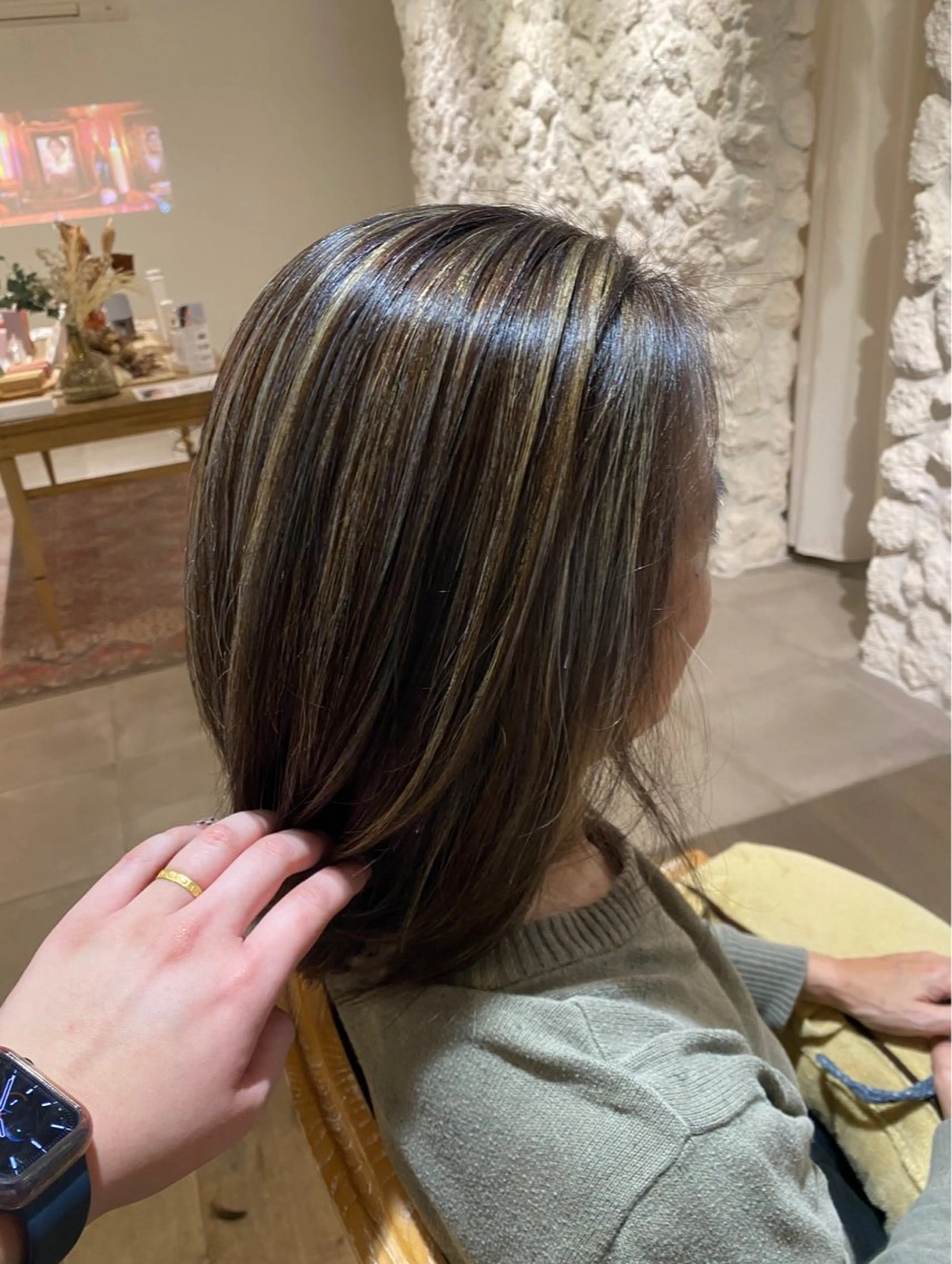 ミディアム カラー ハイライトカラー ハイライト mai🤍透明感/ 縮毛矯正/藤沢のヘアスタイル