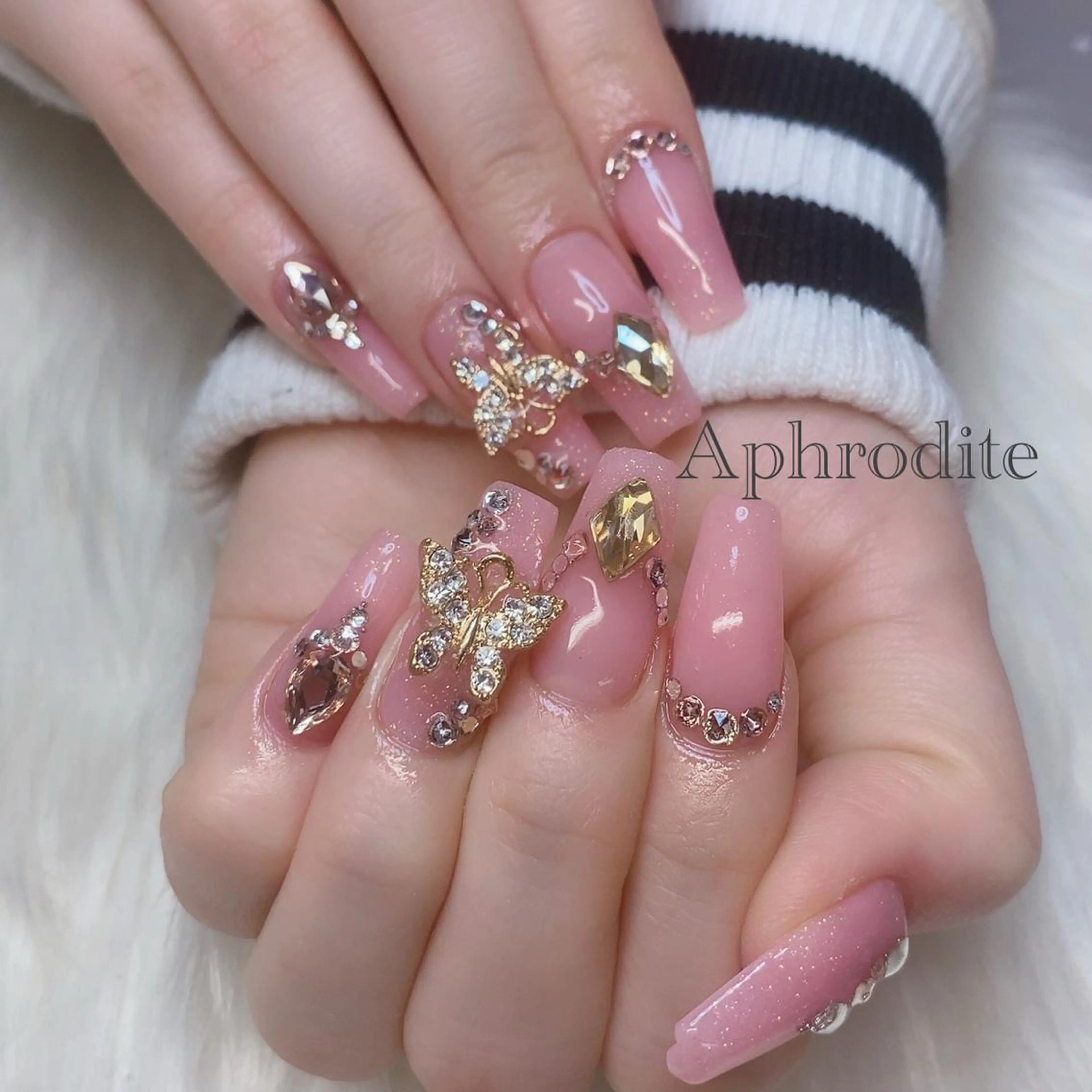 ネイル Aphrodite パラジェル認定サロンのネイルデザイン